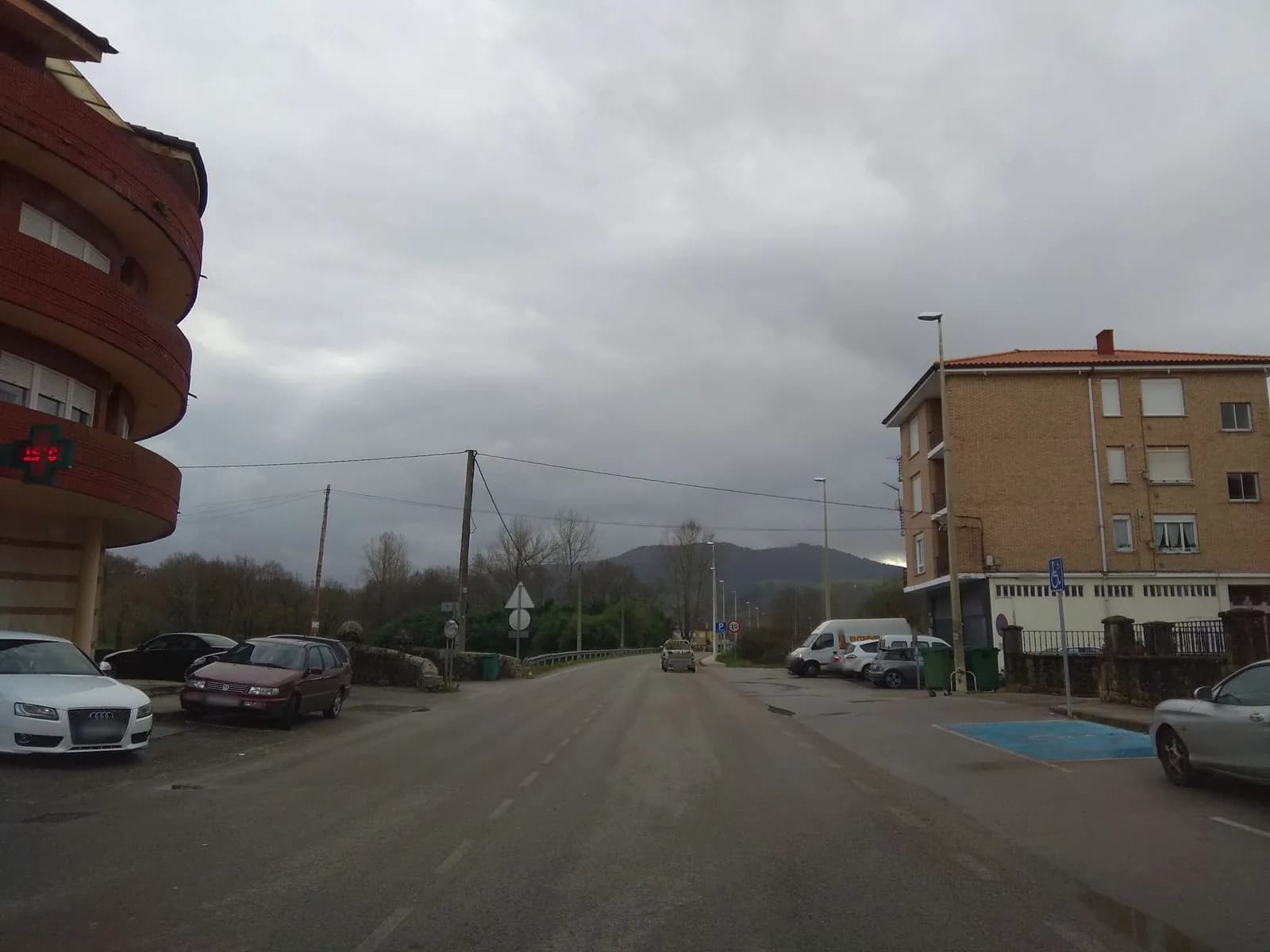 Aparcamiento gratuito en Calle de la Frontera en Santa María de Cayón (Cantabria)