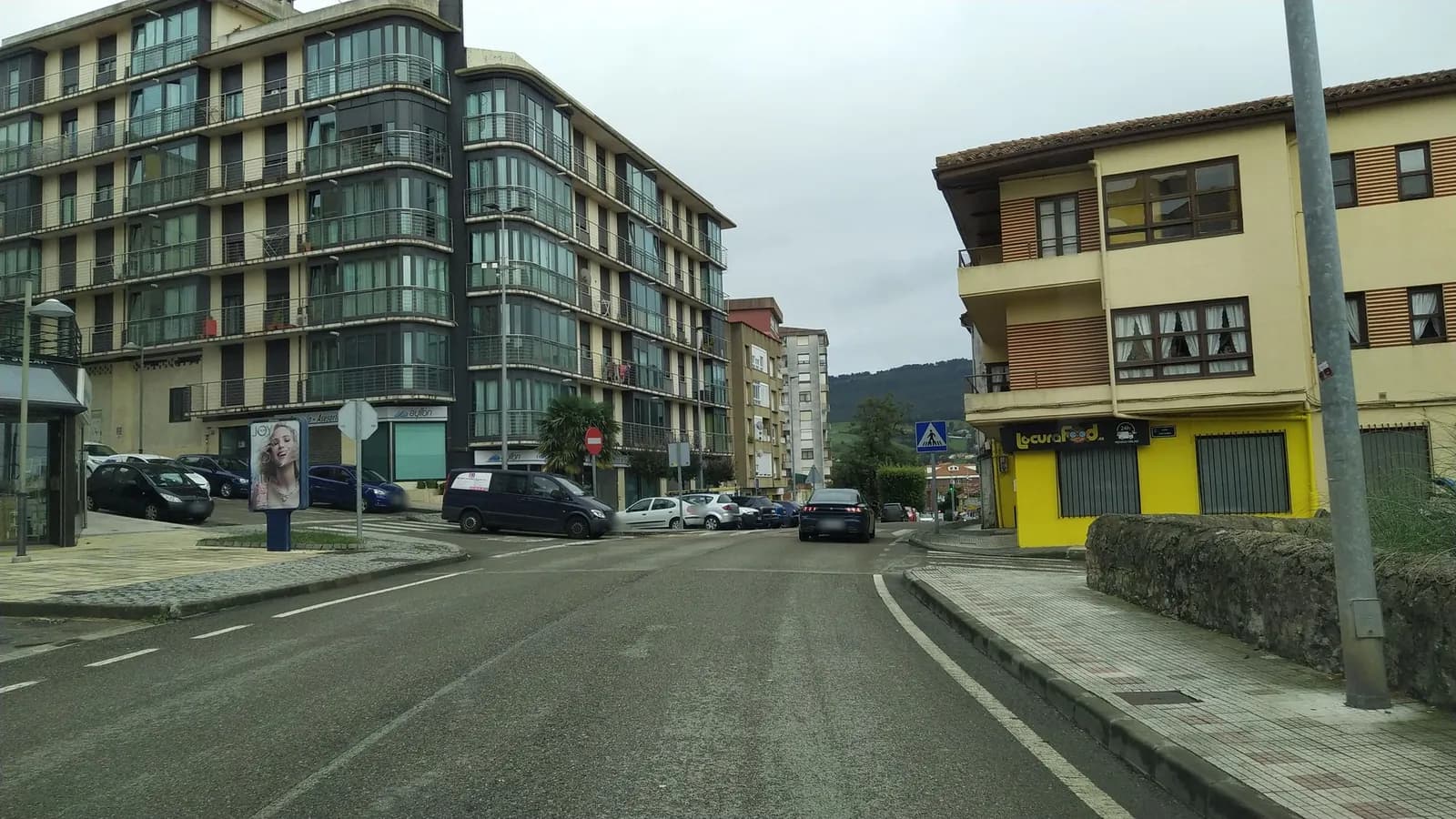 Aparcamiento gratuito en Calle de la Industria en El Astillero (Cantabria)
