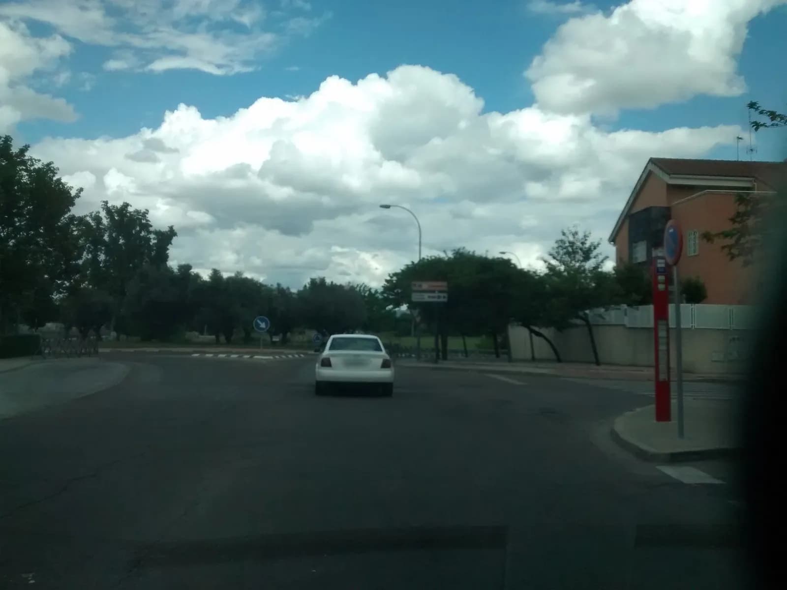 Aparcamiento gratuito en Calle de Nazario Calonge en San Fernando de Henares (Madrid)