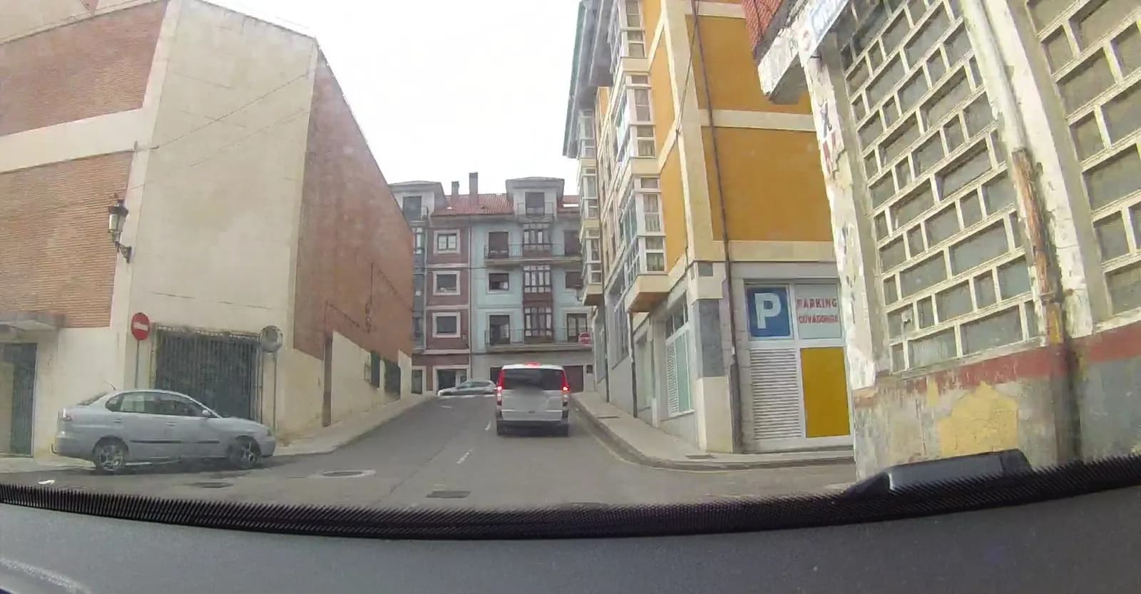 Parking gratuito en Nava (Calle del Rio Viao) en Nava (Asturias)