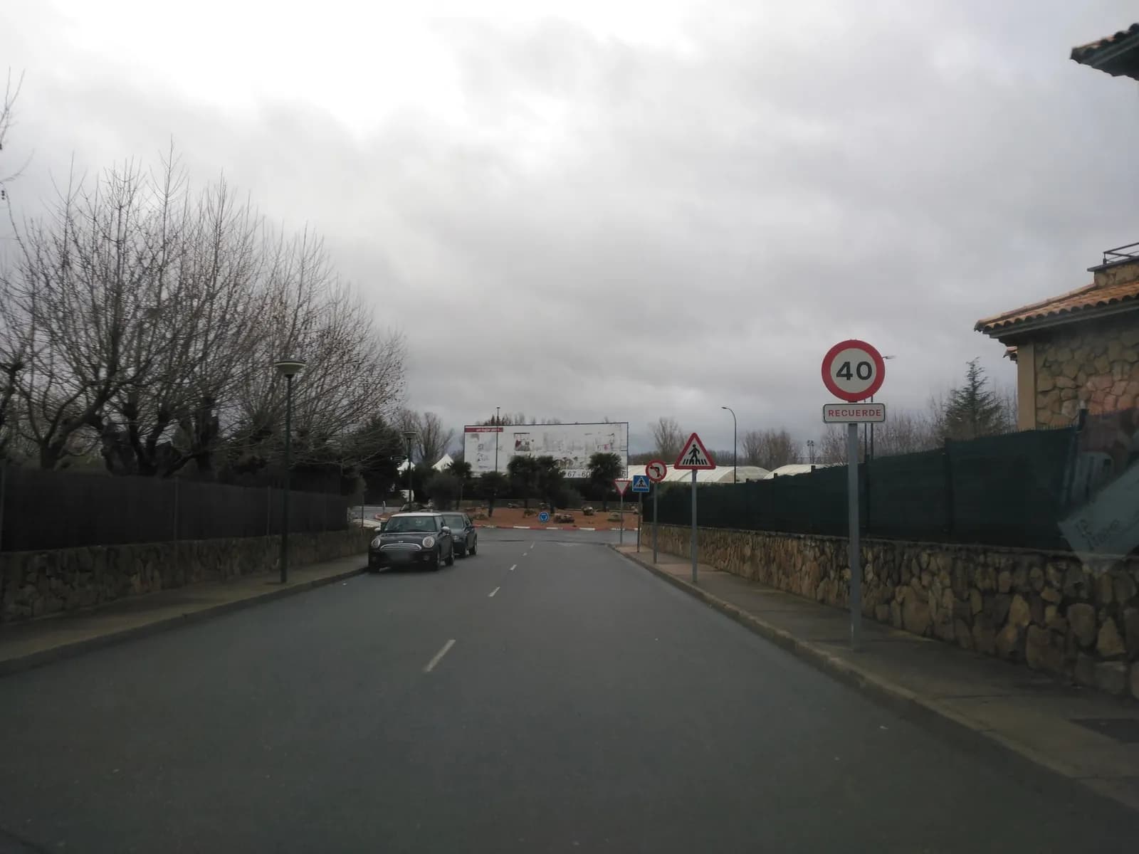 Aparcamiento gratuito en Calle del Zapardiel en Villamayor (Salamanca)