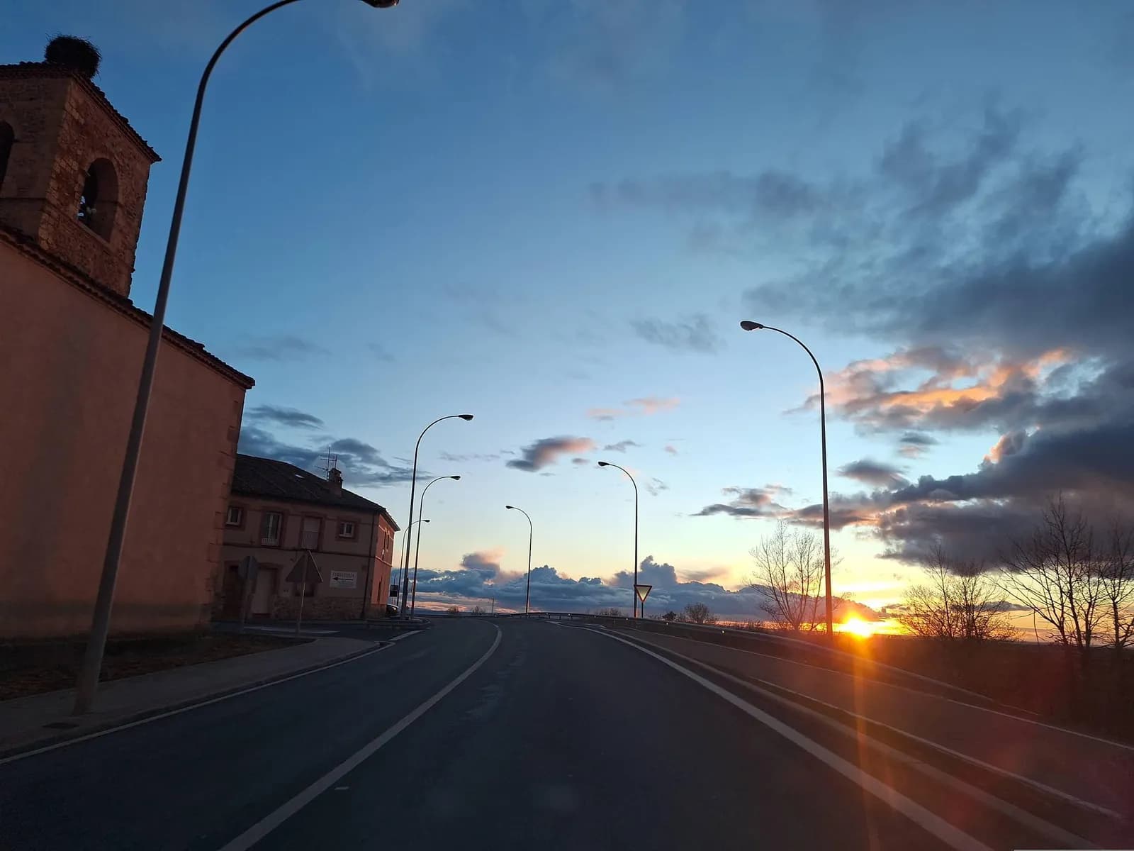 Aparcamiento gratuito en Calle Fragua en Torrecaballeros (Segovia)