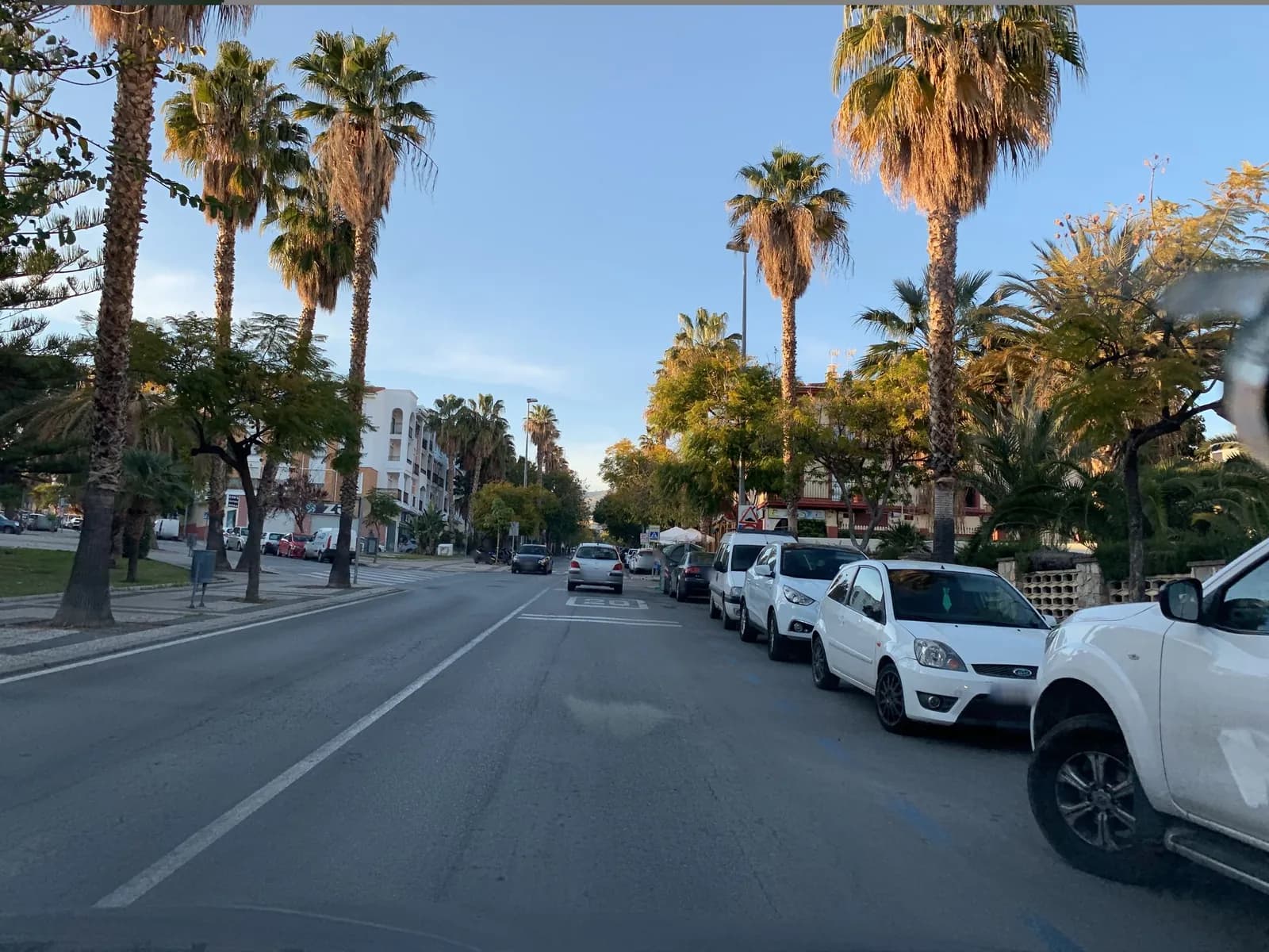 Aparcamiento gratuito en Calle Julio Verne en Motril (Granada)