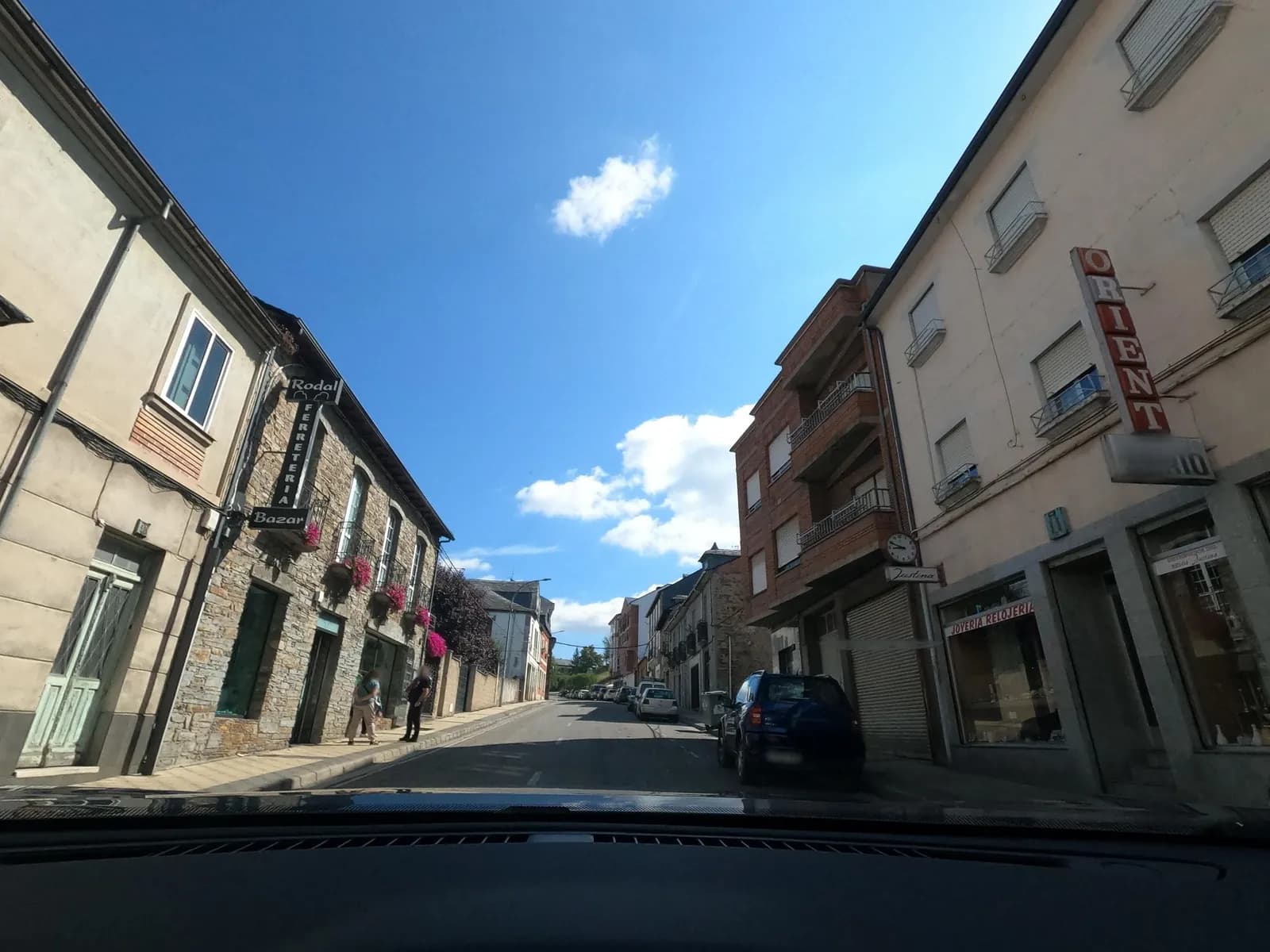 Aparcamiento gratuito en Calle La Pallosa en Vega de Espinareda (León)
