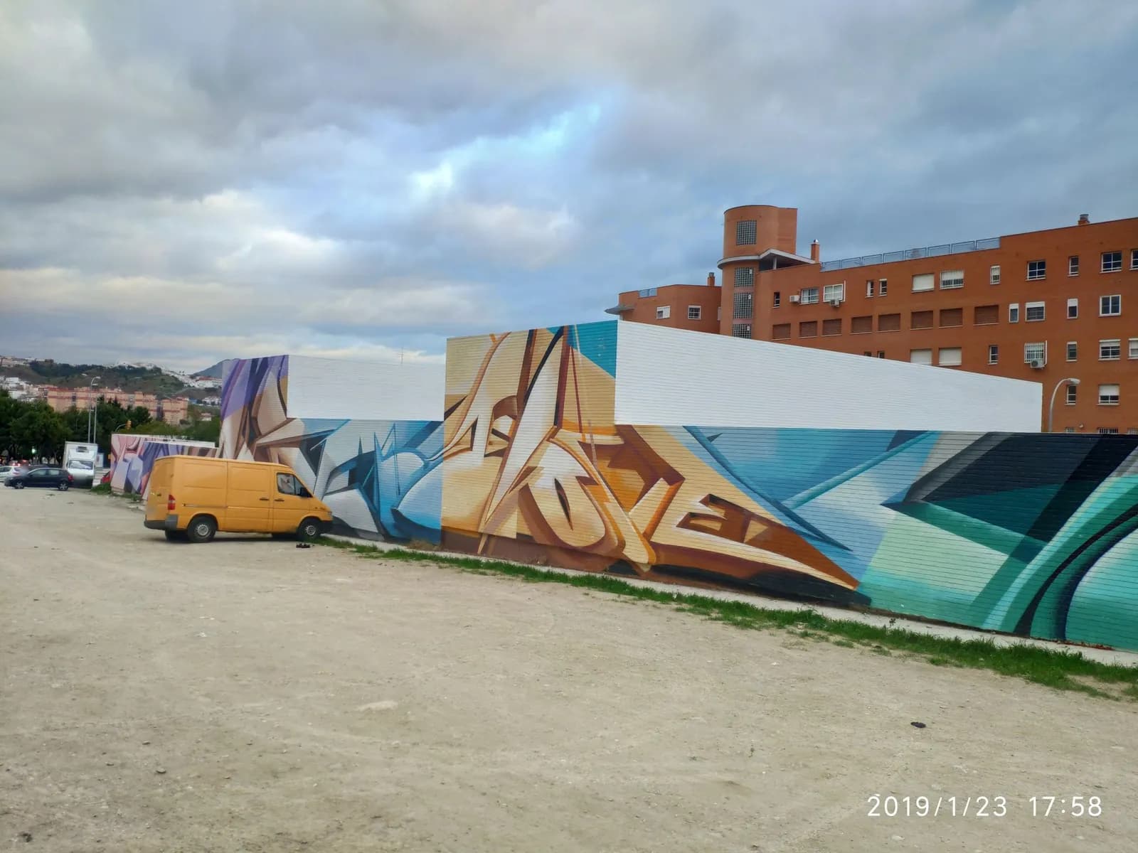 Aparcamiento gratuito en Calle Máximo Gorky en Málaga