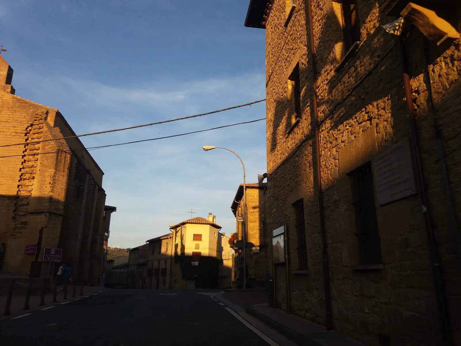 Aparcamiento gratuito en Calle Monseñor Justo Goizueta en San Martín de Unx (Navarra)