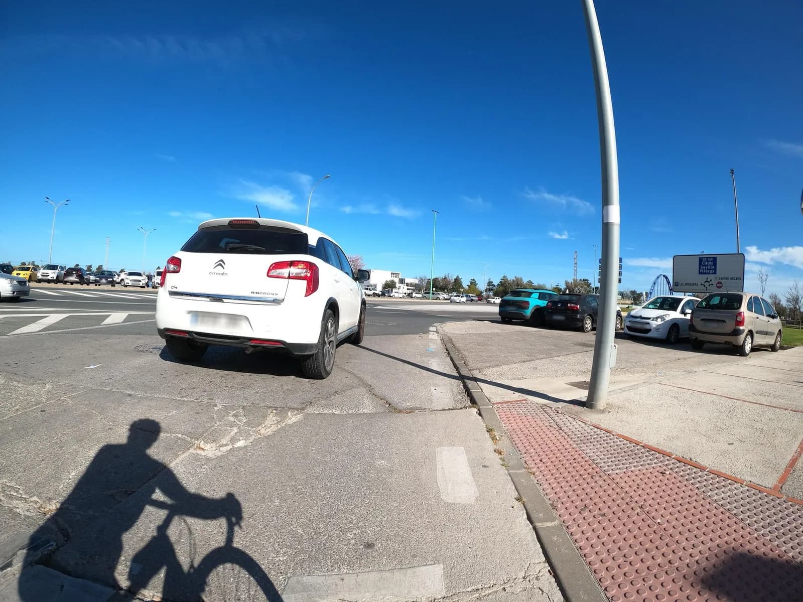 Aparcamiento gratuito en Calle Nuestra Señora de los Dolores en Chiclana de la Frontera (Cádiz)