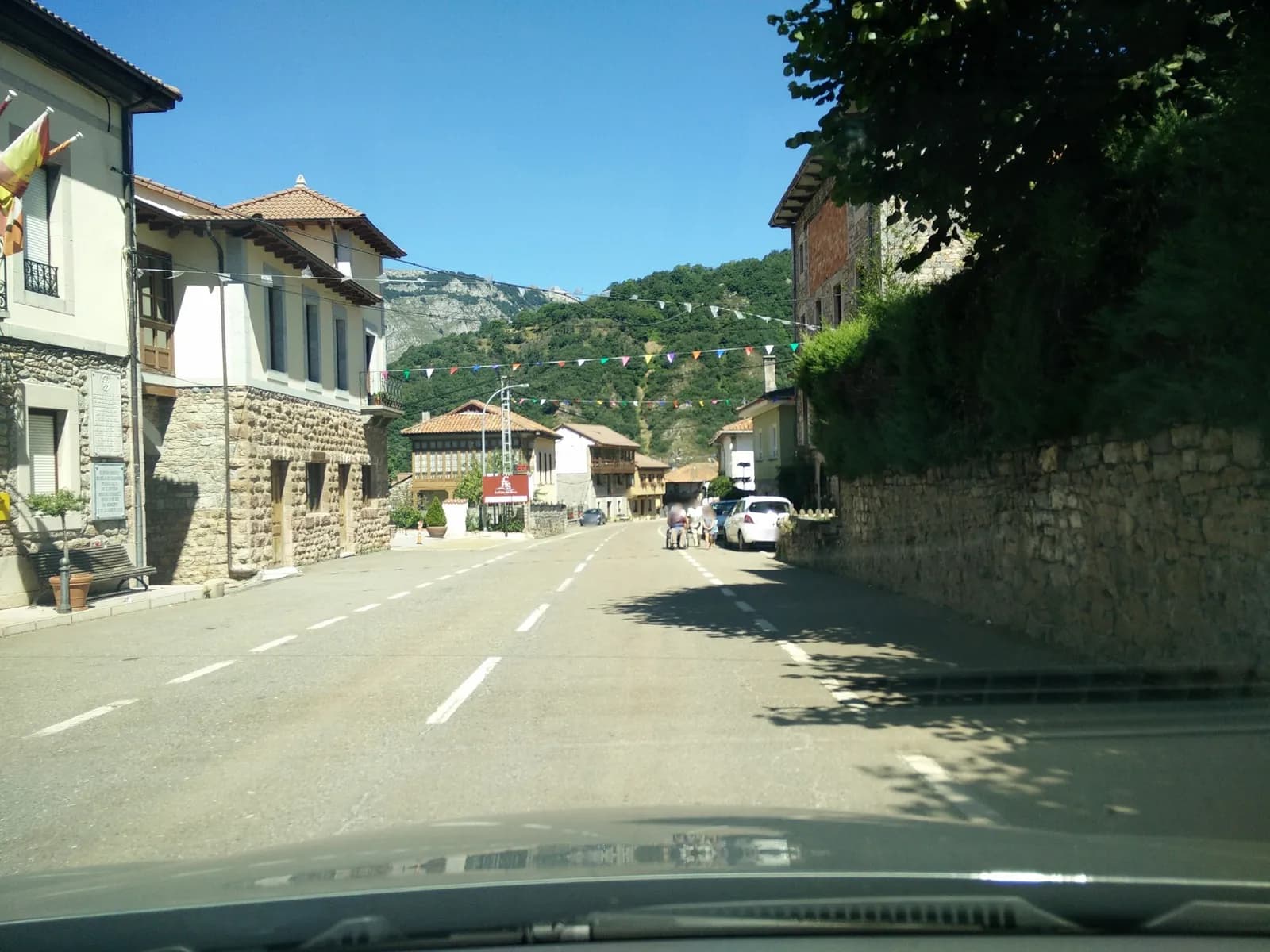 Aparcamiento gratuito en Calle Pandiella en Oseja de Sajambre (León)