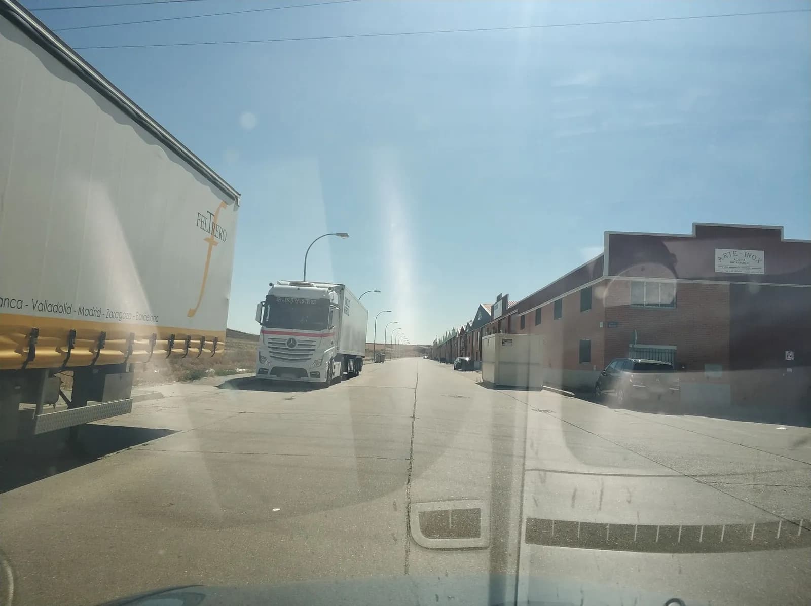 Aparcamiento gratuito en Calle Valderas en Villares de la Reina (Salamanca)