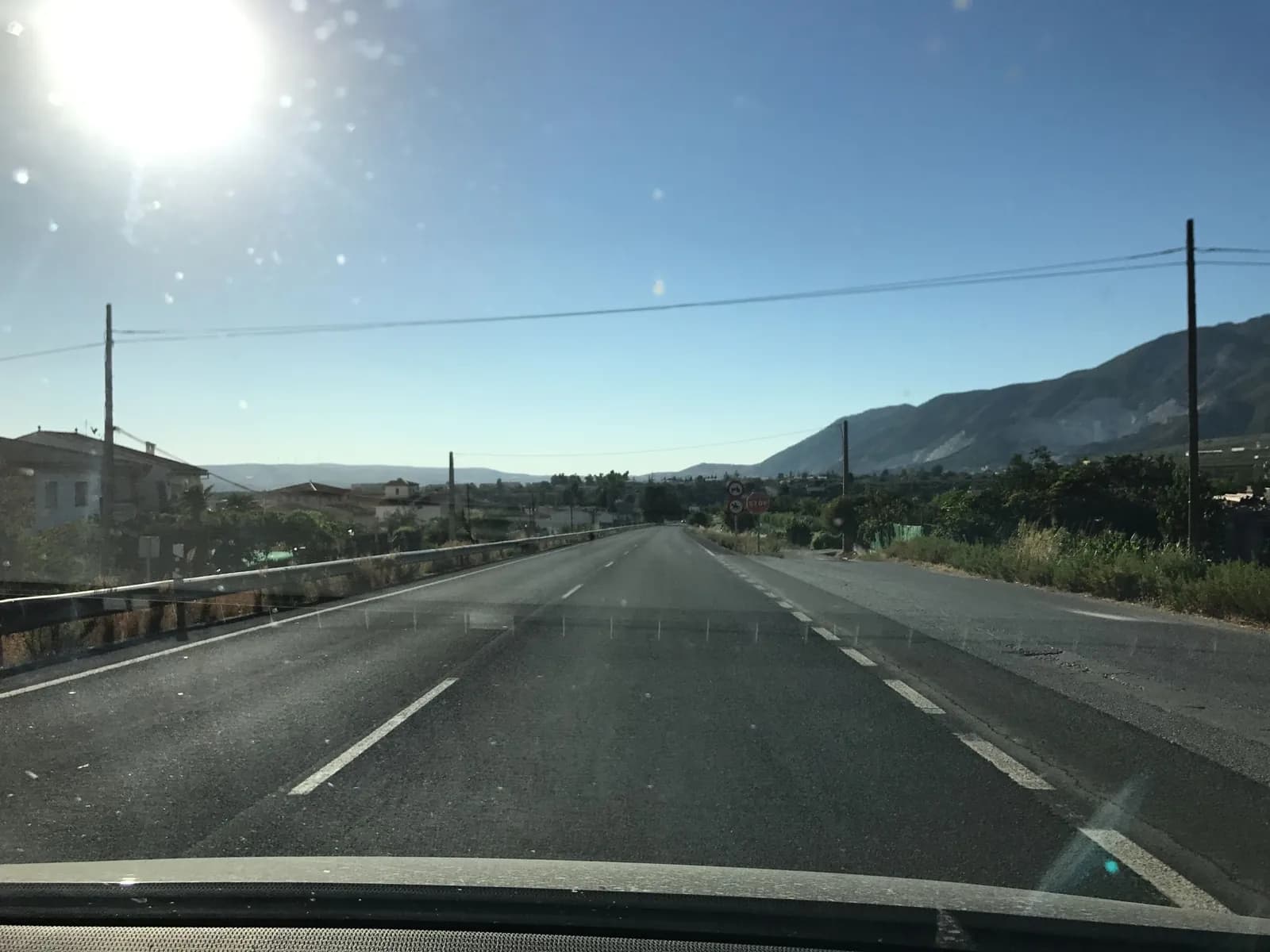 Aparcamiento gratuito en Calle Vía de Servicio en Dúrcal (Granada)