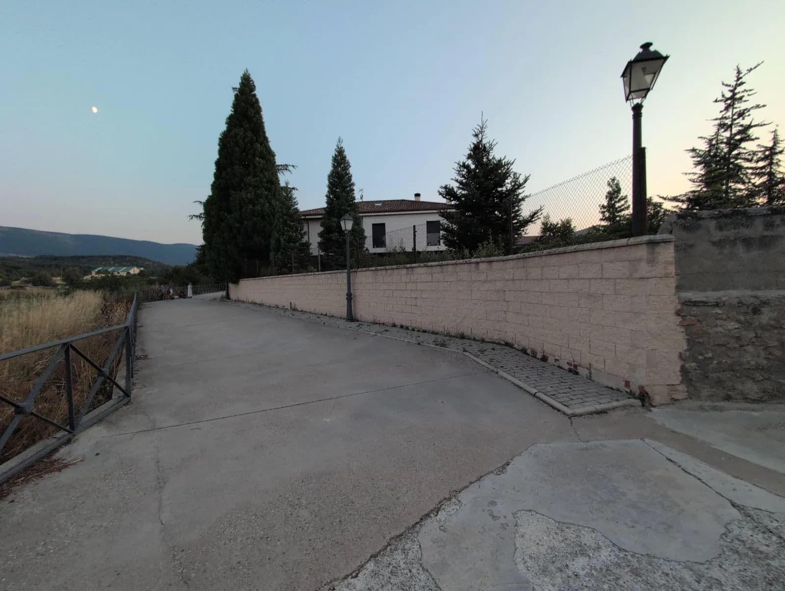 Aparcamiento gratuito en Calle Virgen del Rosario en Prádena (Segovia)