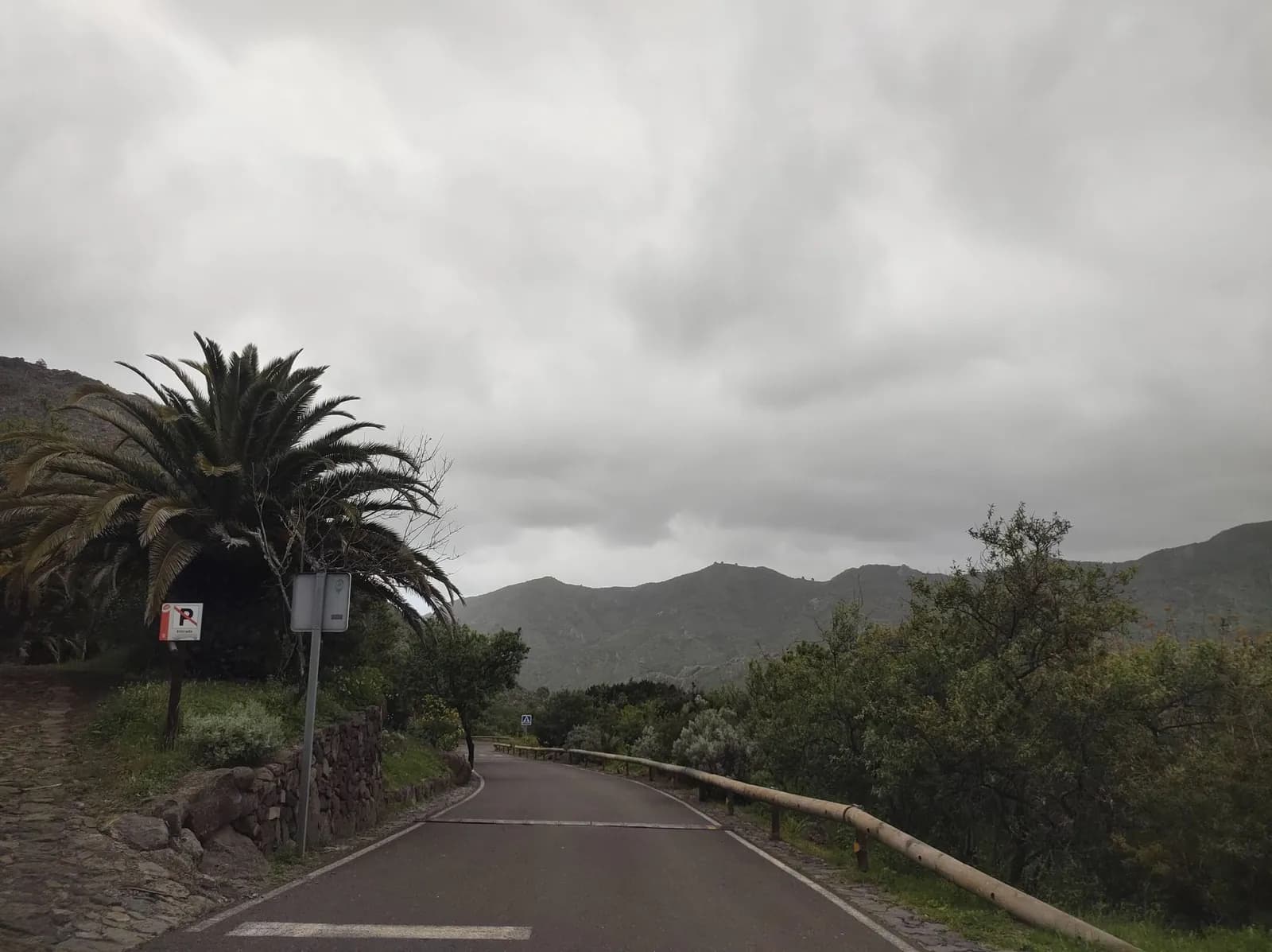 Aparcamiento gratuito en Callejón de Teno en Buenavista del Norte (Santa Cruz de Tenerife)