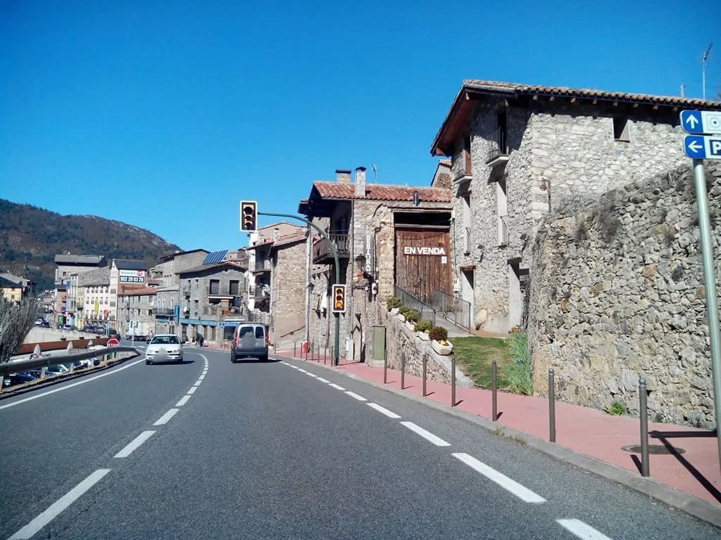 Aparcamiento gratuito en Camí de Montellà en Montellà i Martinet (Lleida)
