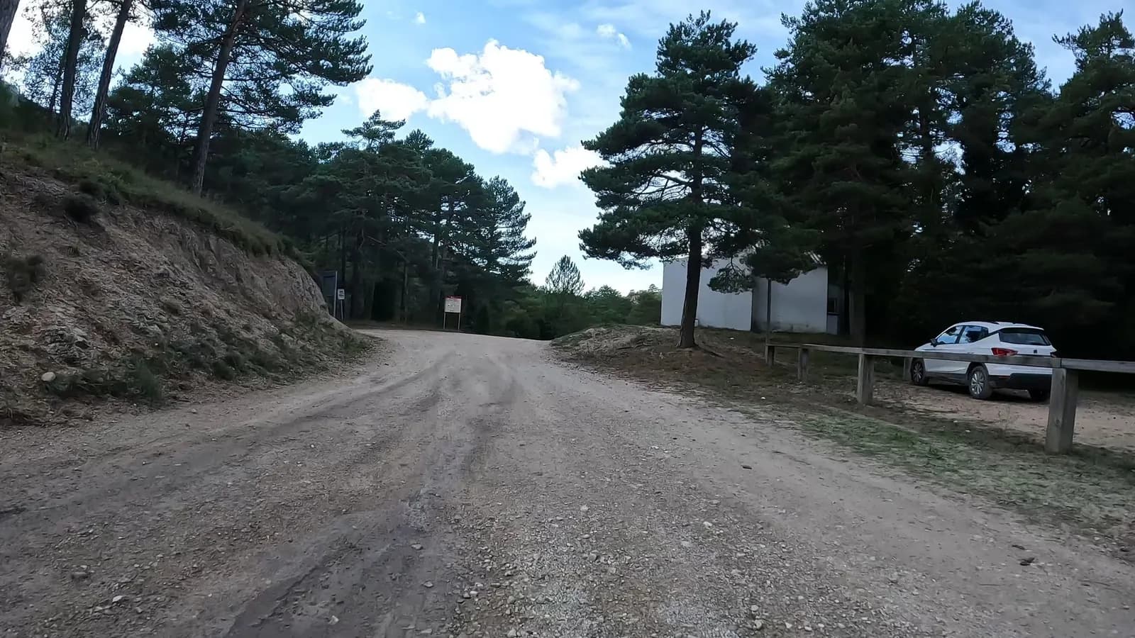 Aparcamiento gratuito en Camí de Roquetes a Fredes en Mas de Barberans (Tarragona)
