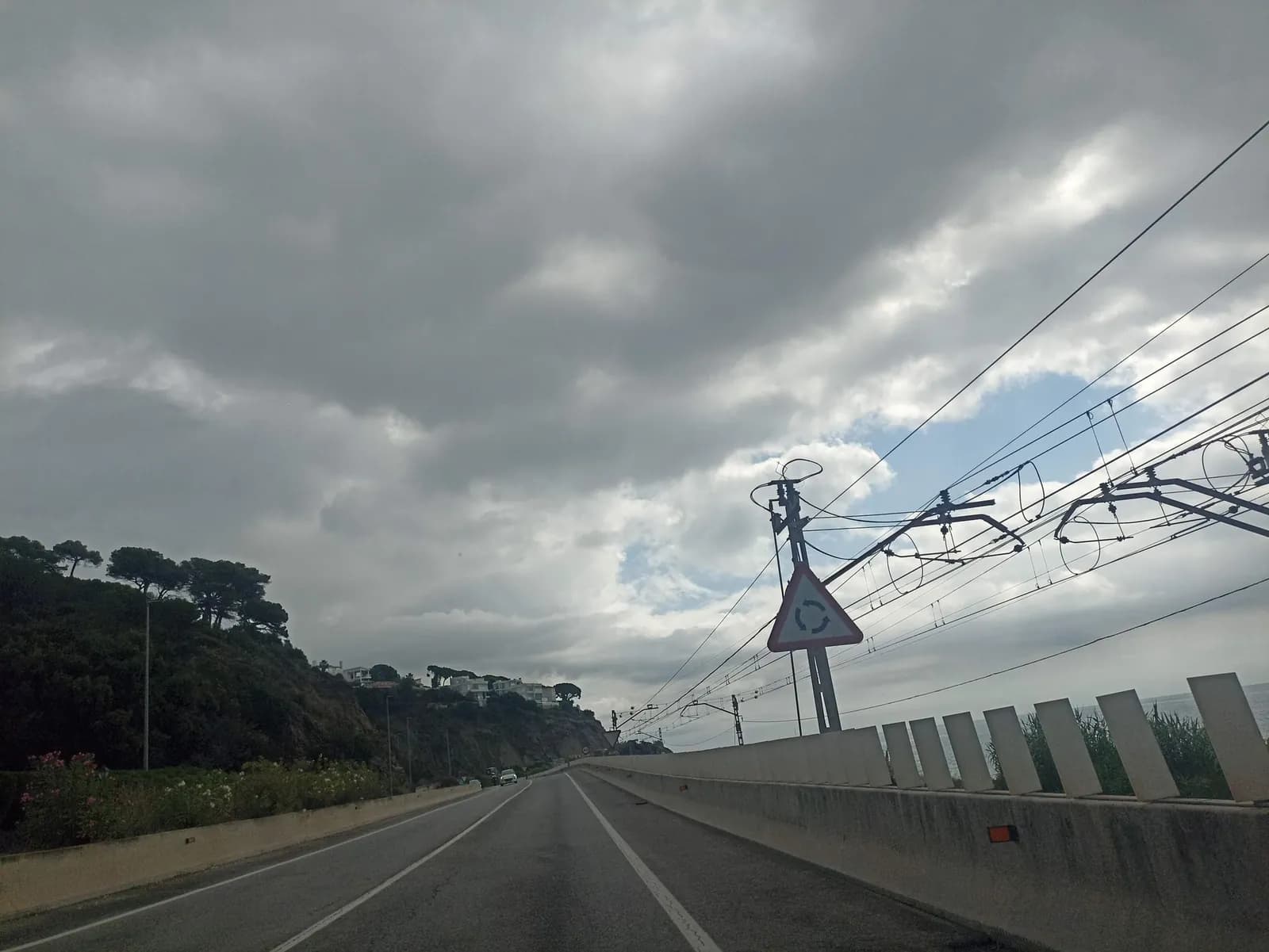 Aparcamiento gratuito en Camí Ral en Caldes d'Estrac (Barcelona)