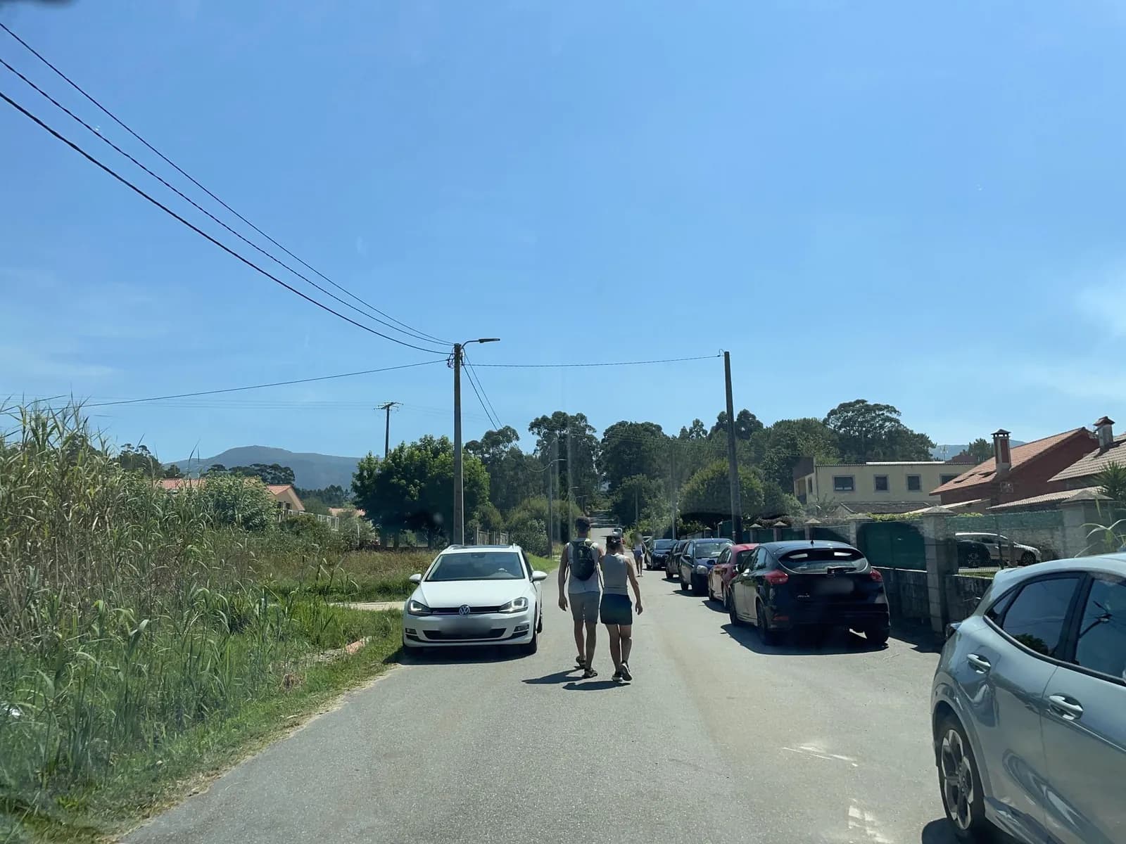 Aparcamiento gratuito en Camiño á Praia de Cabeiro en Porto do Son (A Coruña)