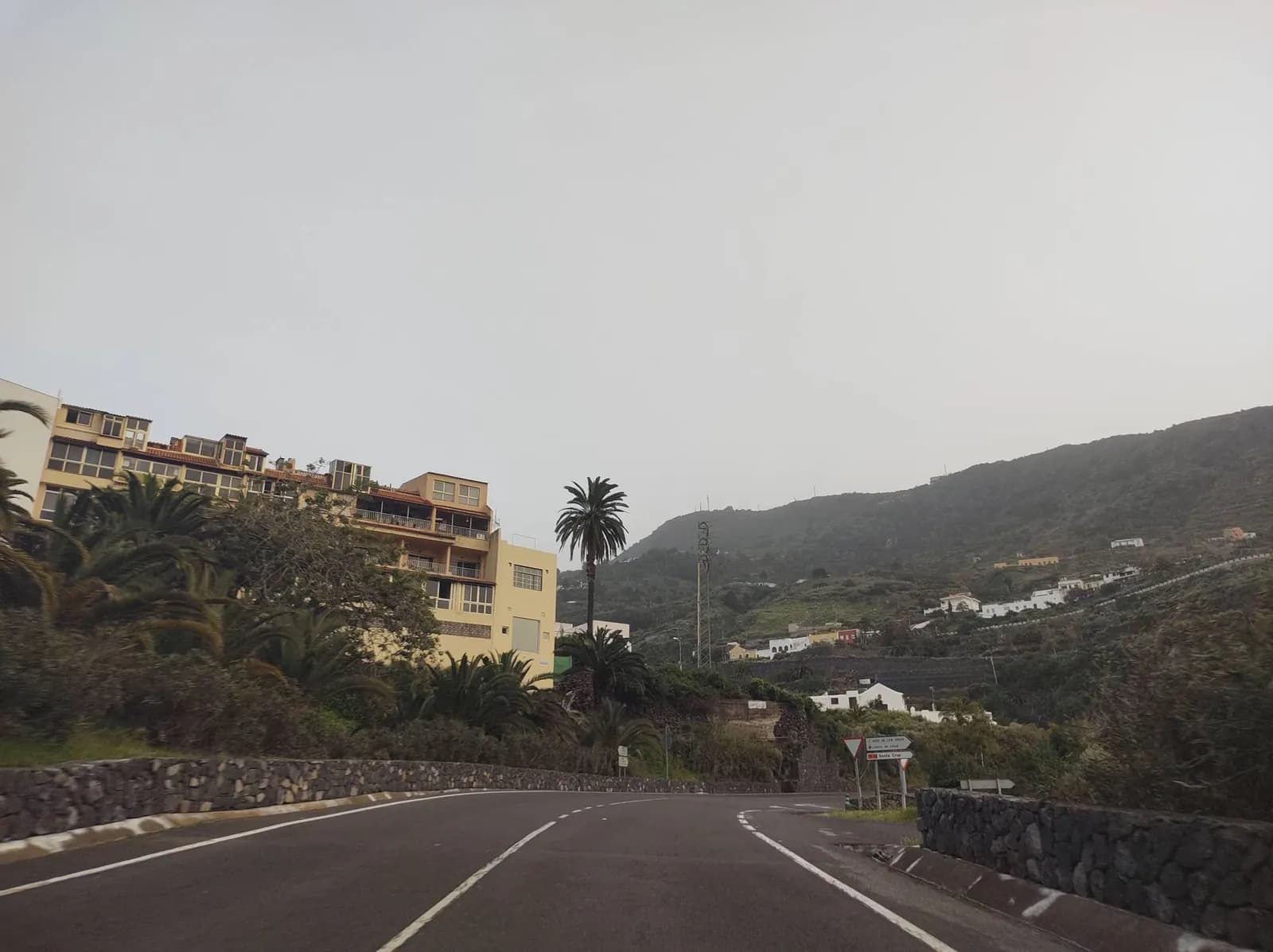 Aparcamiento gratuito en Camino Alzola en Icod de los Vinos (Santa Cruz de Tenerife)