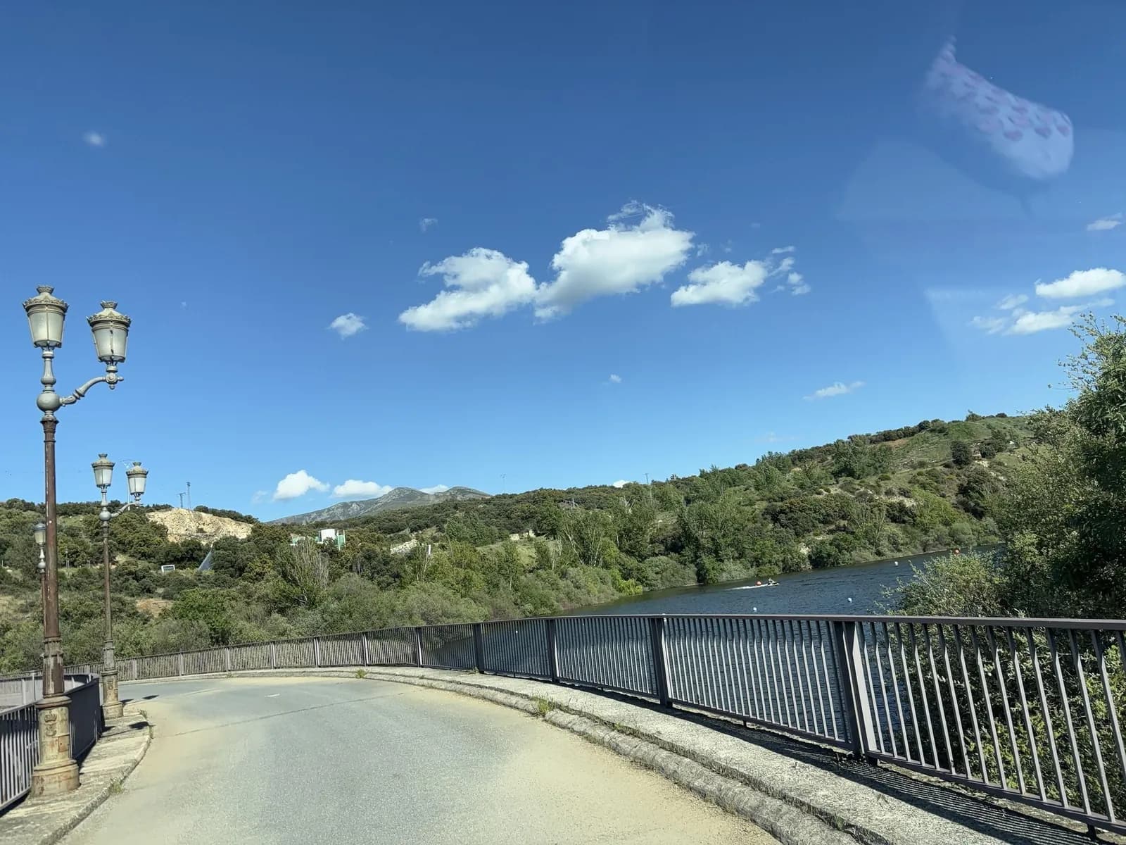 Aparcamiento gratuito en Camino de Abajo al Molino de la Sierra en Vegas de Matute (Segovia)