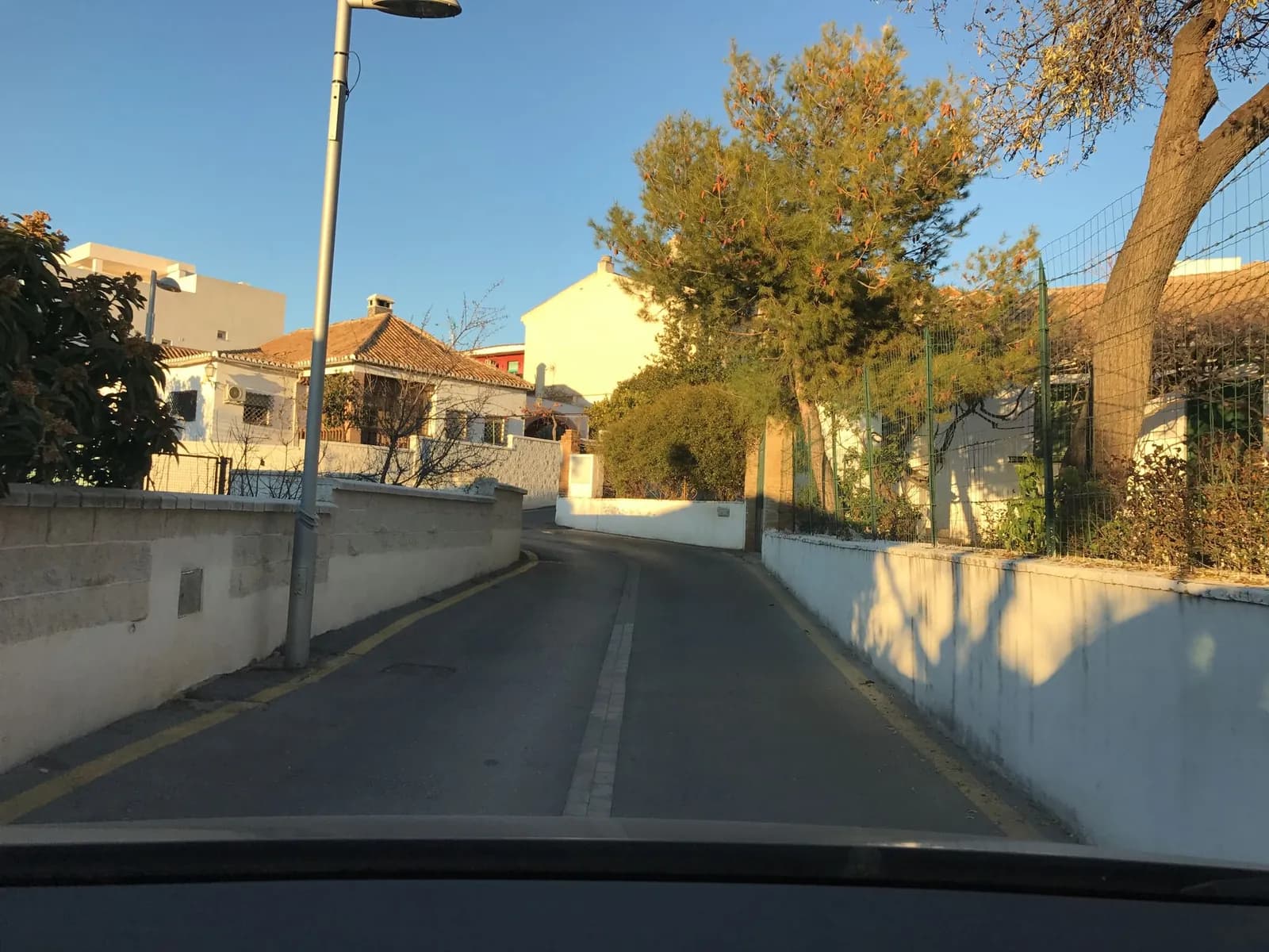 Aparcamiento gratuito en Camino de los Parapantes en Cájar (Granada)