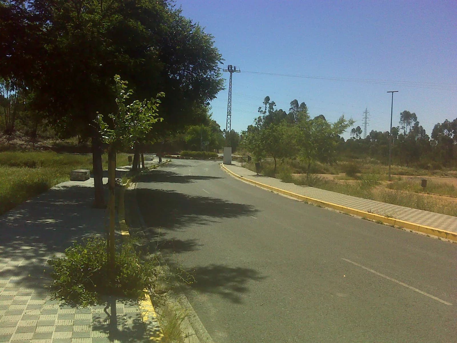Aparcamiento gratuito en Camino del Cementerio en Valverde del Camino (Huelva)