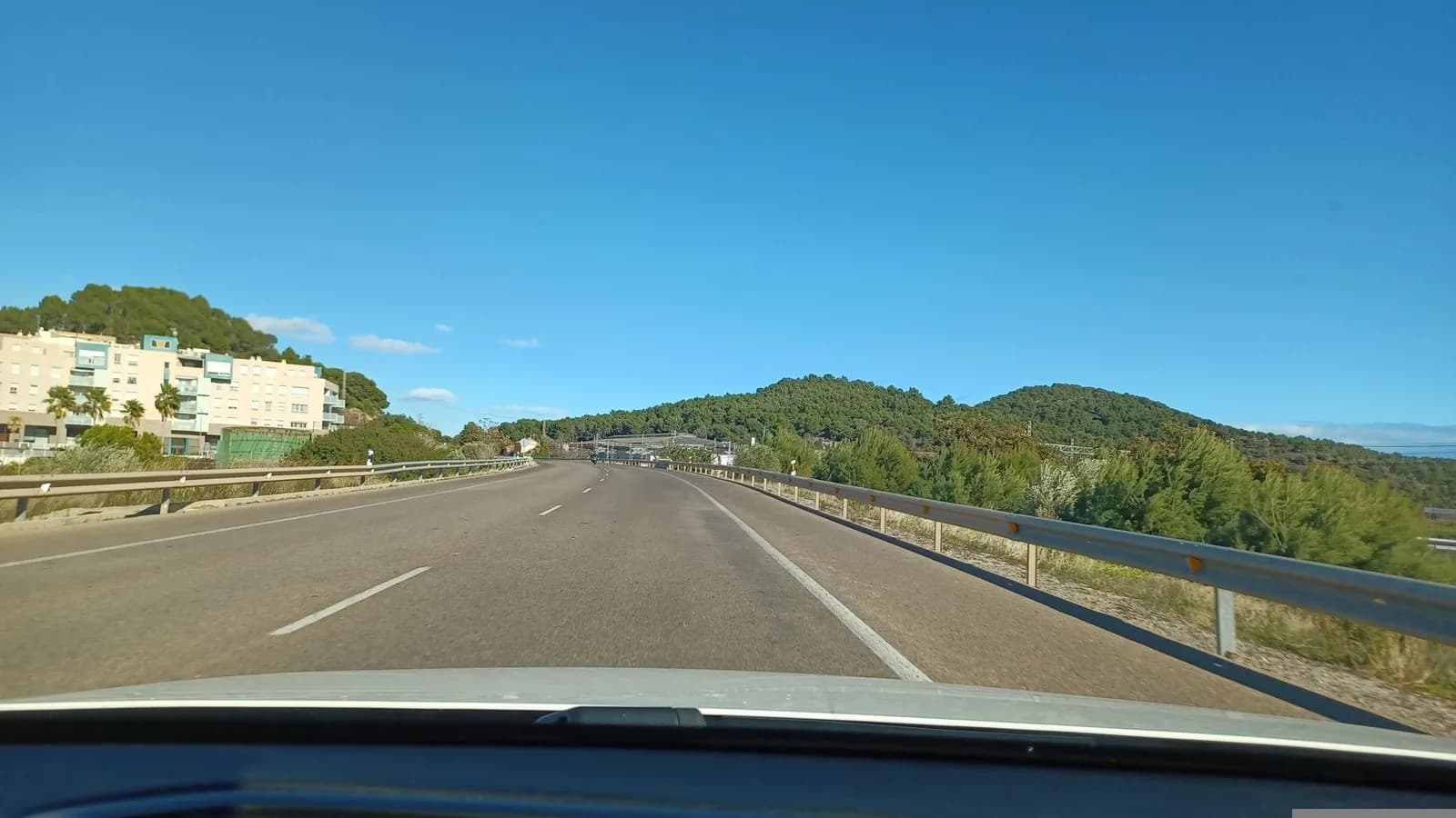 Aparcamiento gratuito en Camino viejo de Almenara en Almenara (Castellón)