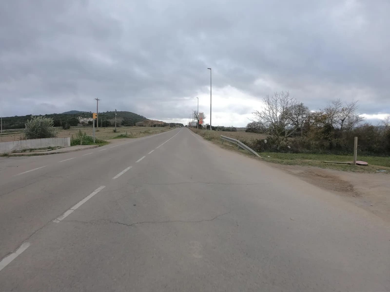 Aparcamiento gratuito en Carrer d'Enric Fort en Pals (Girona)
