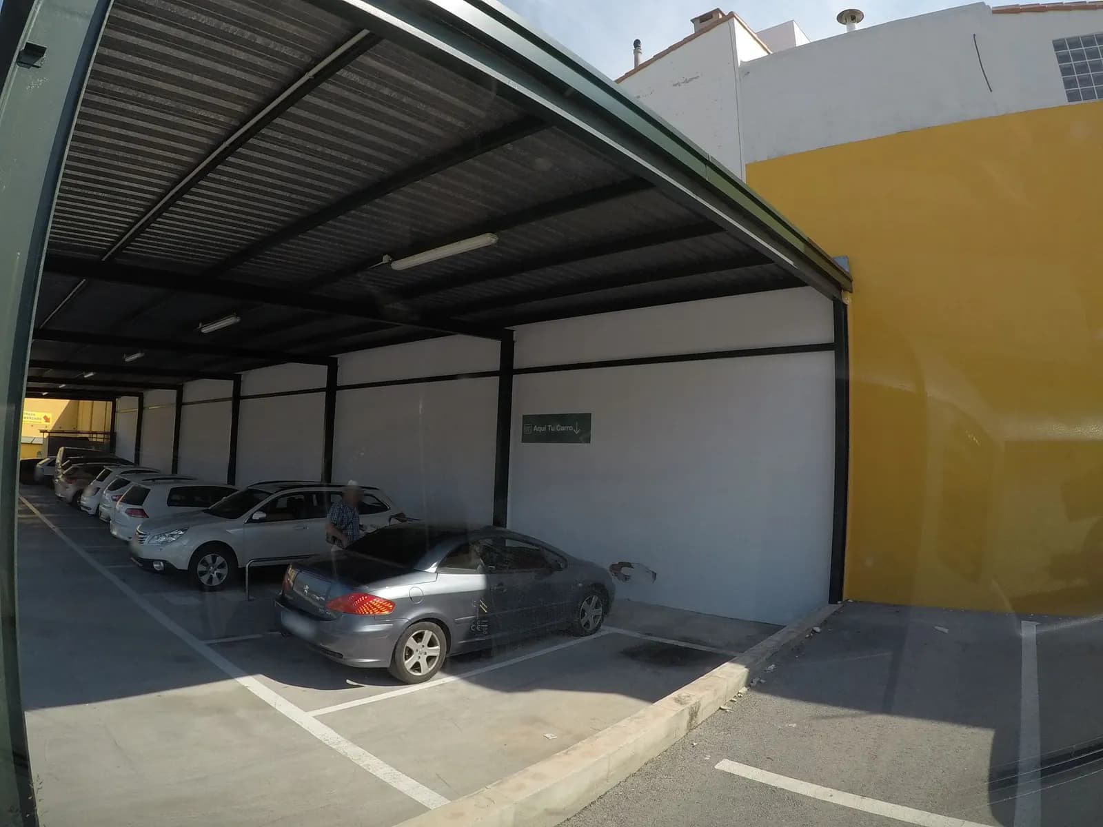 Aparcamiento gratuito en Carrer de Baix en Orba (Alicante)
