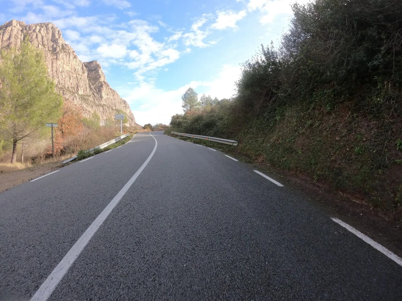Aparcamiento gratuito en Carrer de Dalt en Collbató (Barcelona)
