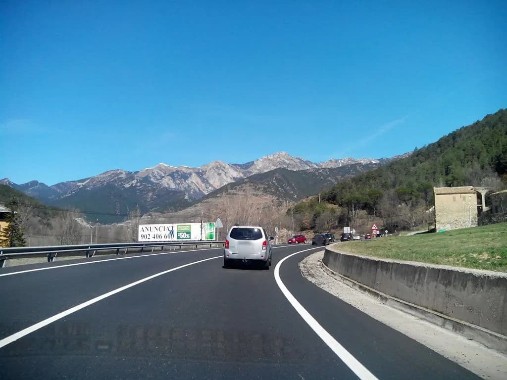 Aparcamiento gratuito en Carrer de Galceran de Pinós en Guardiola de Berguedà (Barcelona)
