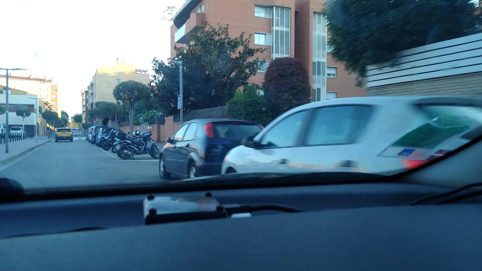 Aparcamiento gratuito en Carrer de José Agustín Goytisolo en Sant Joan Despí (Barcelona)