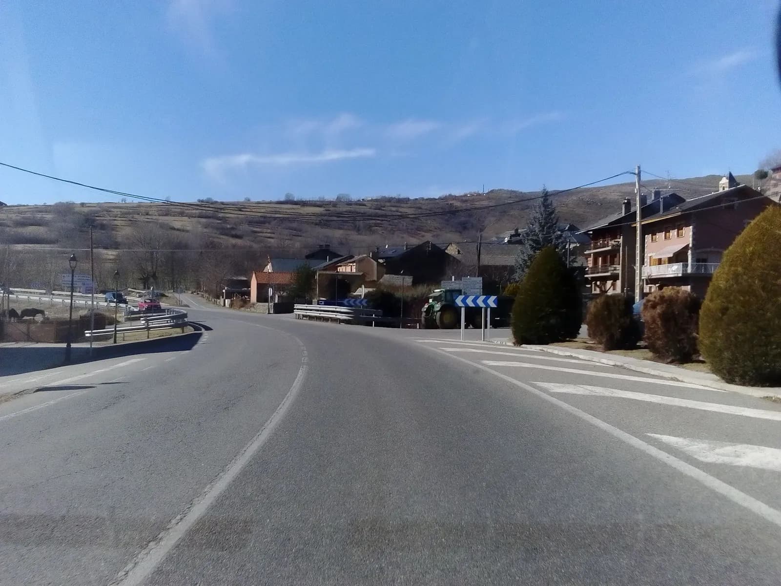 Aparcamiento gratuito en Carrer de la Carretera Vella en Ger (Girona)