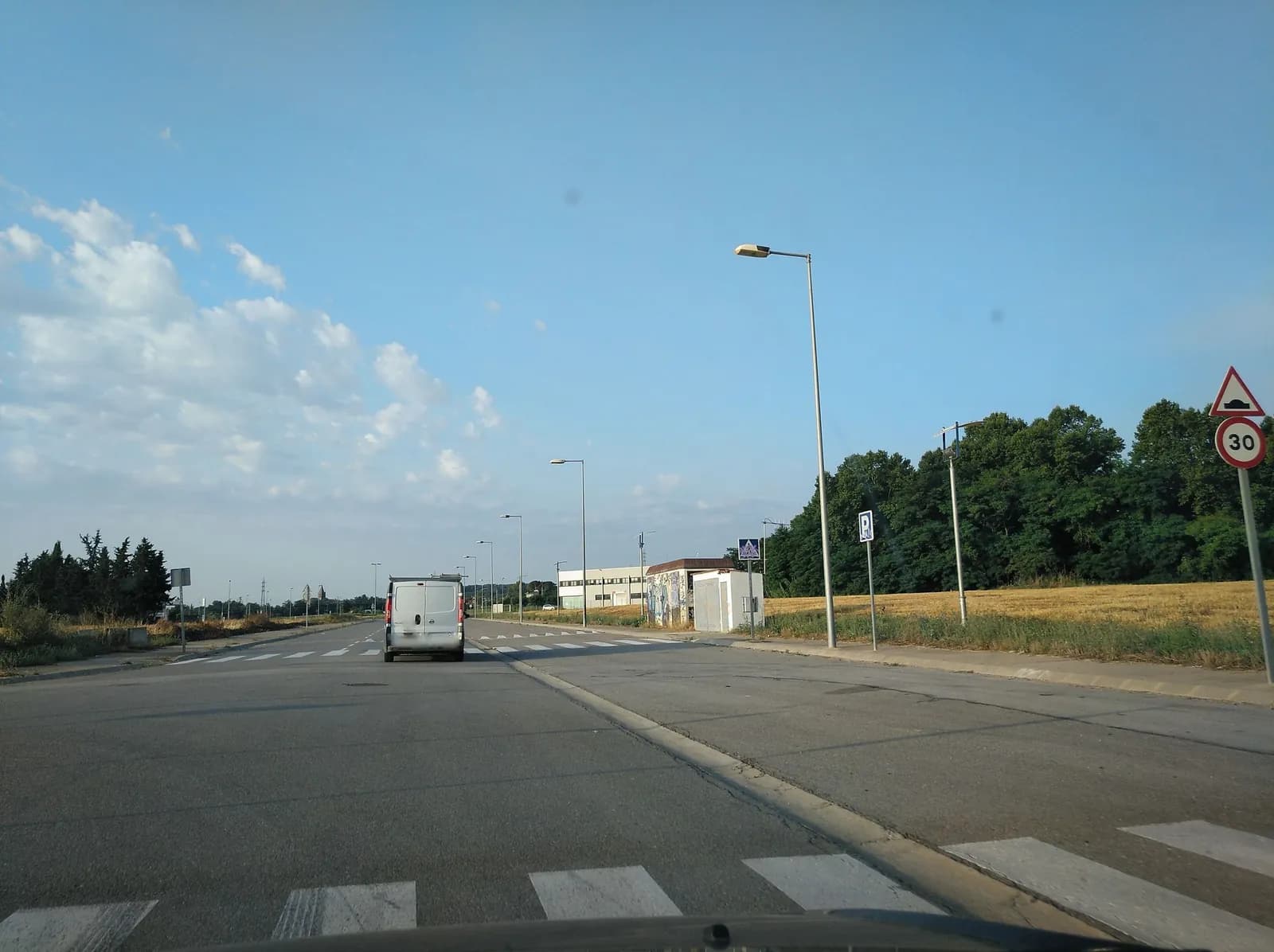 Aparcamiento gratuito en Carrer de la Central de Coma Cros en Vilablareix (Girona)
