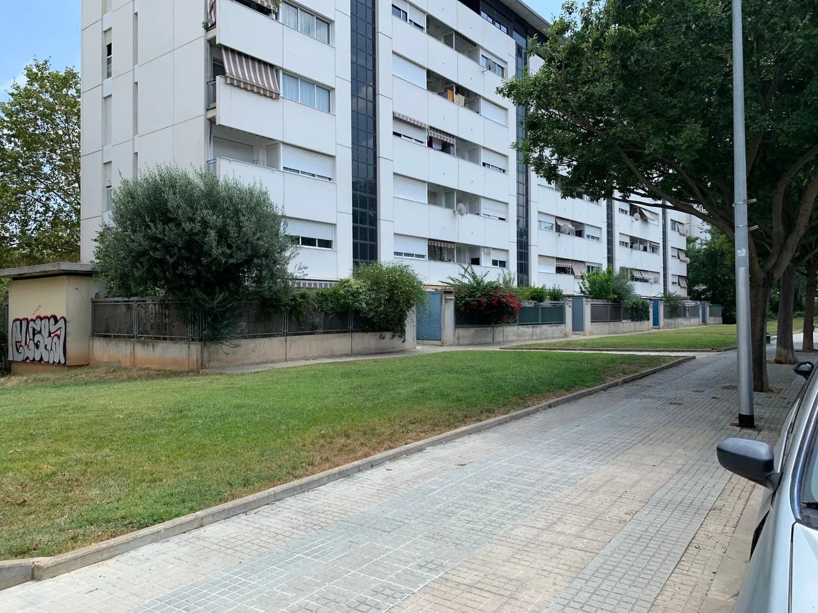 Aparcamiento gratuito en Carrer de la Clota en Cerdanyola del Vallès (Barcelona)
