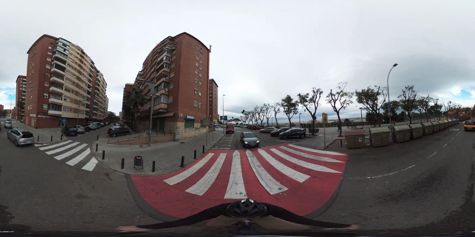 Aparcamiento gratuito en Carrer de la Dolçamara en Cornellà de Llobregat (Barcelona)