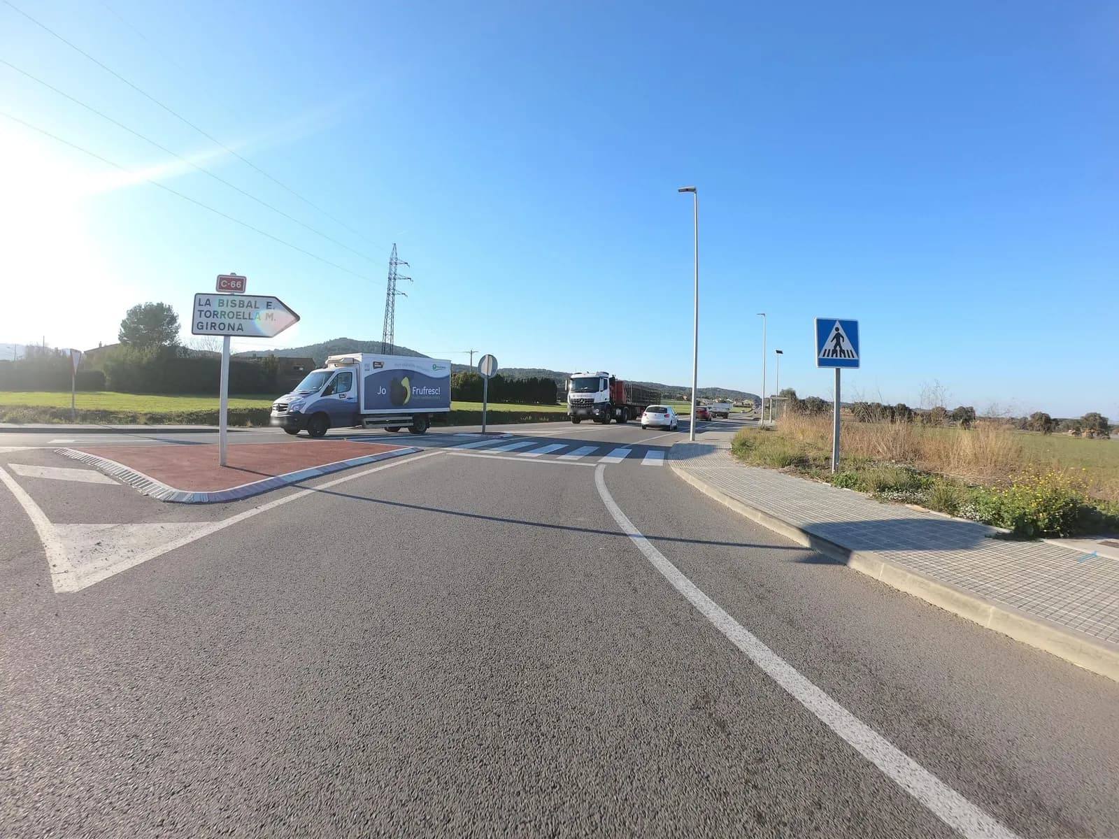 Aparcamiento gratuito en Carrer de la Tramuntana en Torrent (Girona)