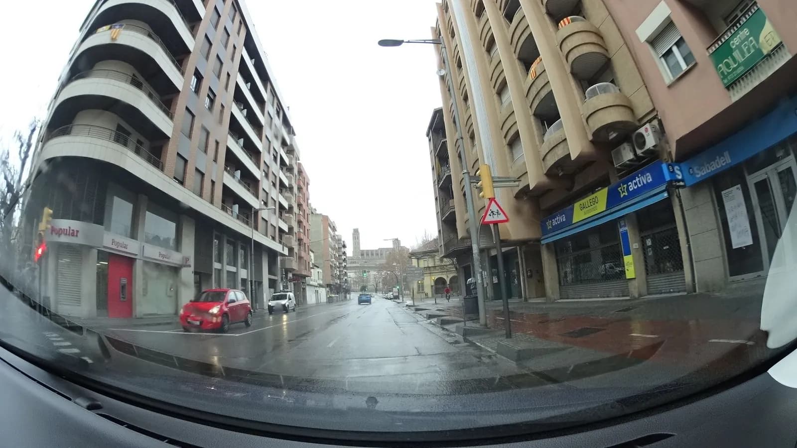 Aparcamiento gratuito en Carrer de Mequinensa en Lleida