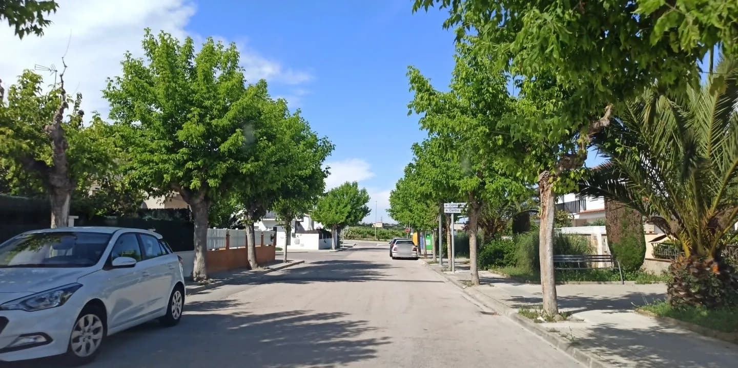 Aparcamiento gratuito en Carrer de Mossèn Manuel Crespo en Sant Cugat Sesgarrigues (Barcelona)