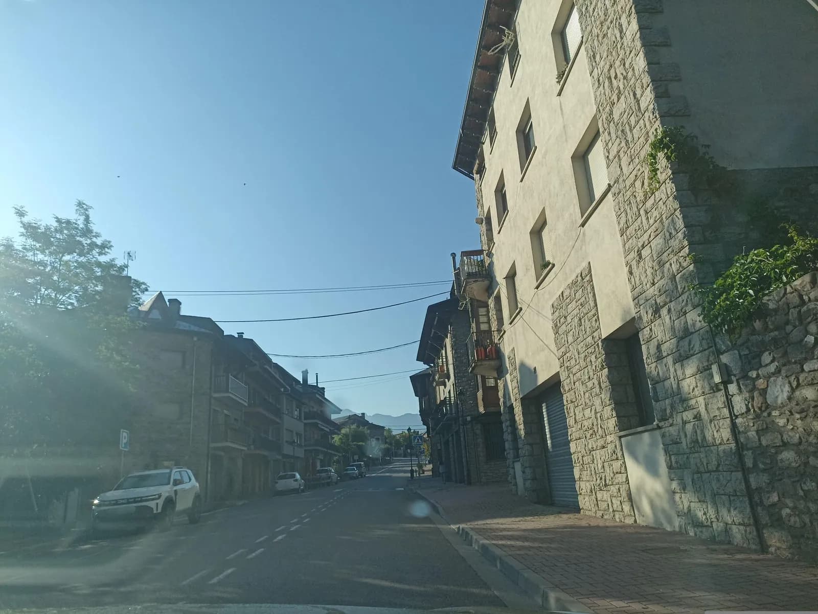 Aparcamiento gratuito en Carrer de Sant Roc en Bellver de Cerdanya (Lleida)