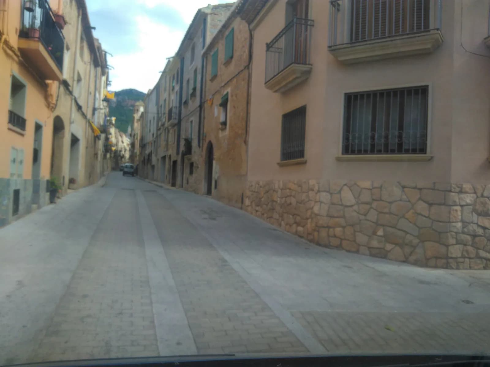 Aparcamiento gratuito en Carrer del Casal en Vilaplana (Tarragona)