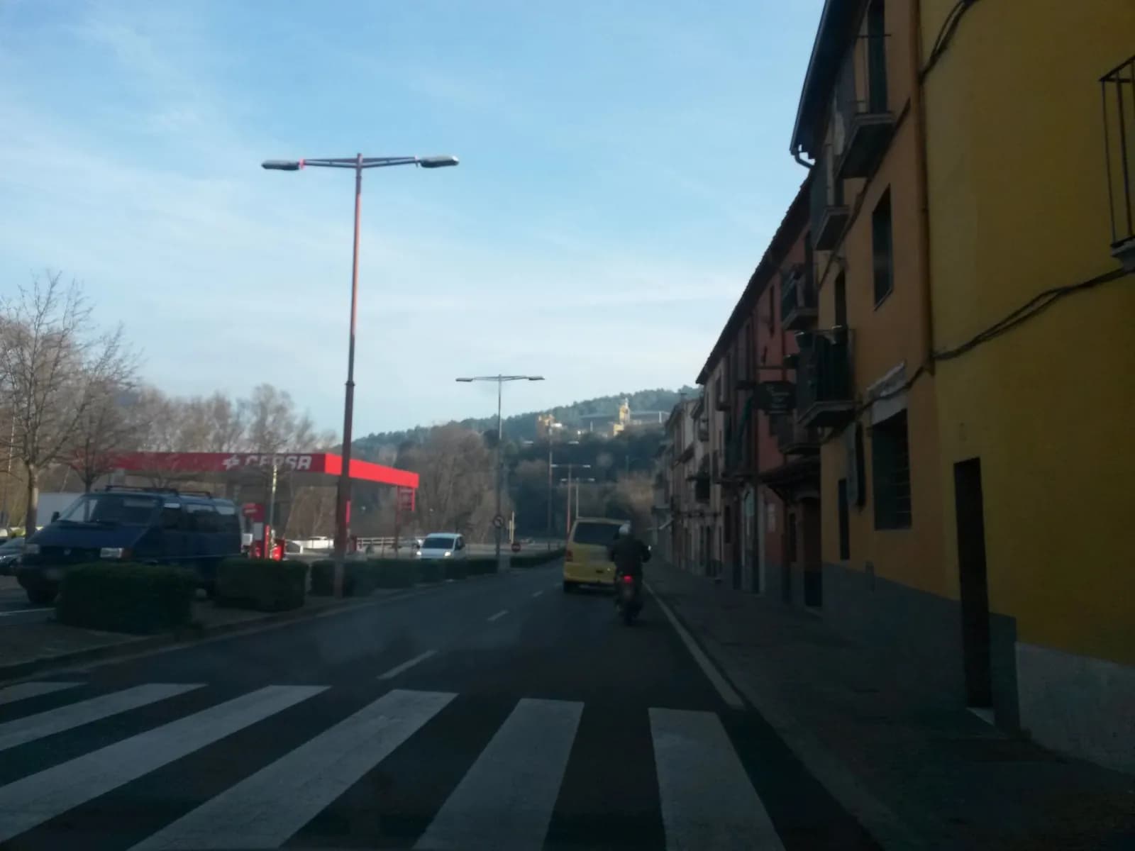Aparcamiento gratuito en Carrer del Comerç en Sarrià de Ter (Girona)