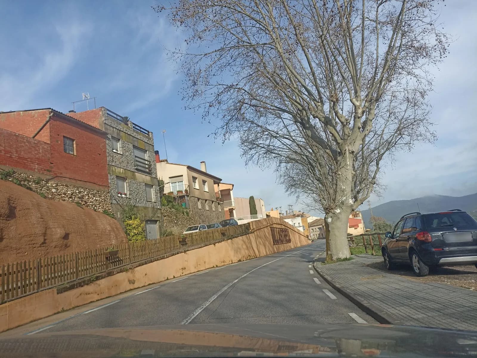 Aparcamiento gratuito en Carrer del Montseny en Ullastrell (Barcelona)