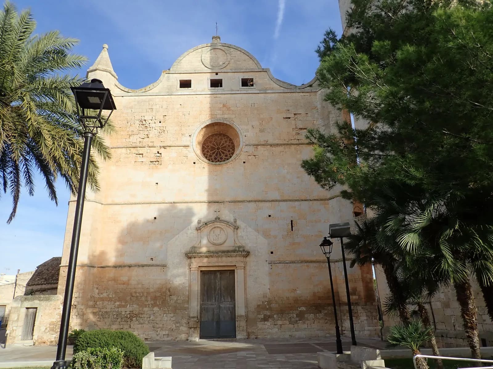 Aparcamiento gratuito en Carrer del Papa Innocenci IV en Muro (Illes Balears)