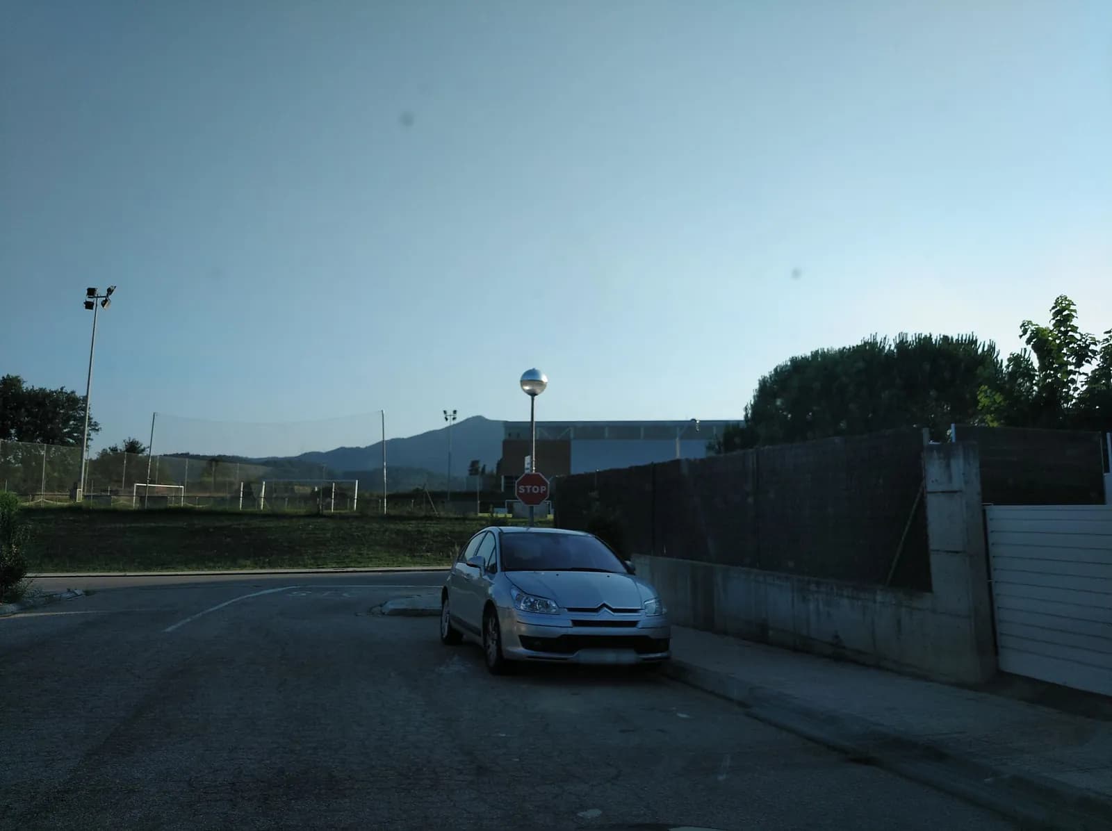 Aparcamiento gratuito en Carrer Ipso Lauro en Sant Julià del Llor i Bonmatí (Girona)