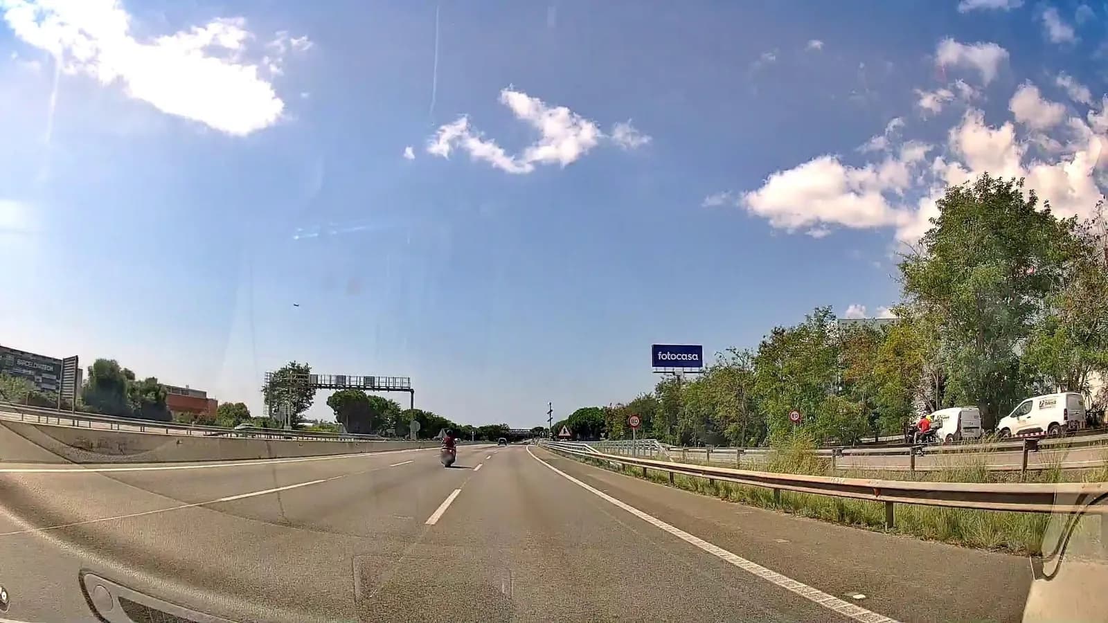 Aparcamiento gratuito en Carrer Molinot en Castelldefels (Barcelona)