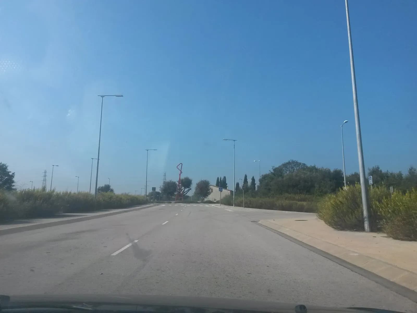 Aparcamiento gratuito en Carrer Pla de la Seva en Fornells de la Selva (Girona)
