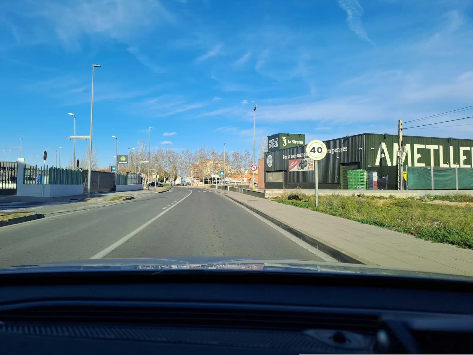 Aparcamiento gratuito en Carrer Teresa Germana Mira en Amposta (Tarragona)