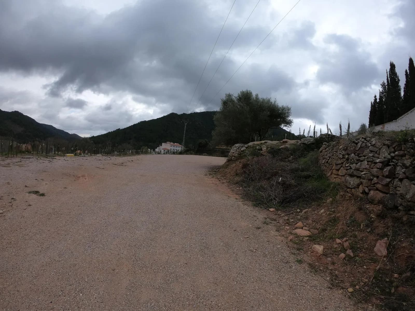 Aparcamiento gratuito en Carretera Coll d’Artana - Onda en Aín (Castellón)