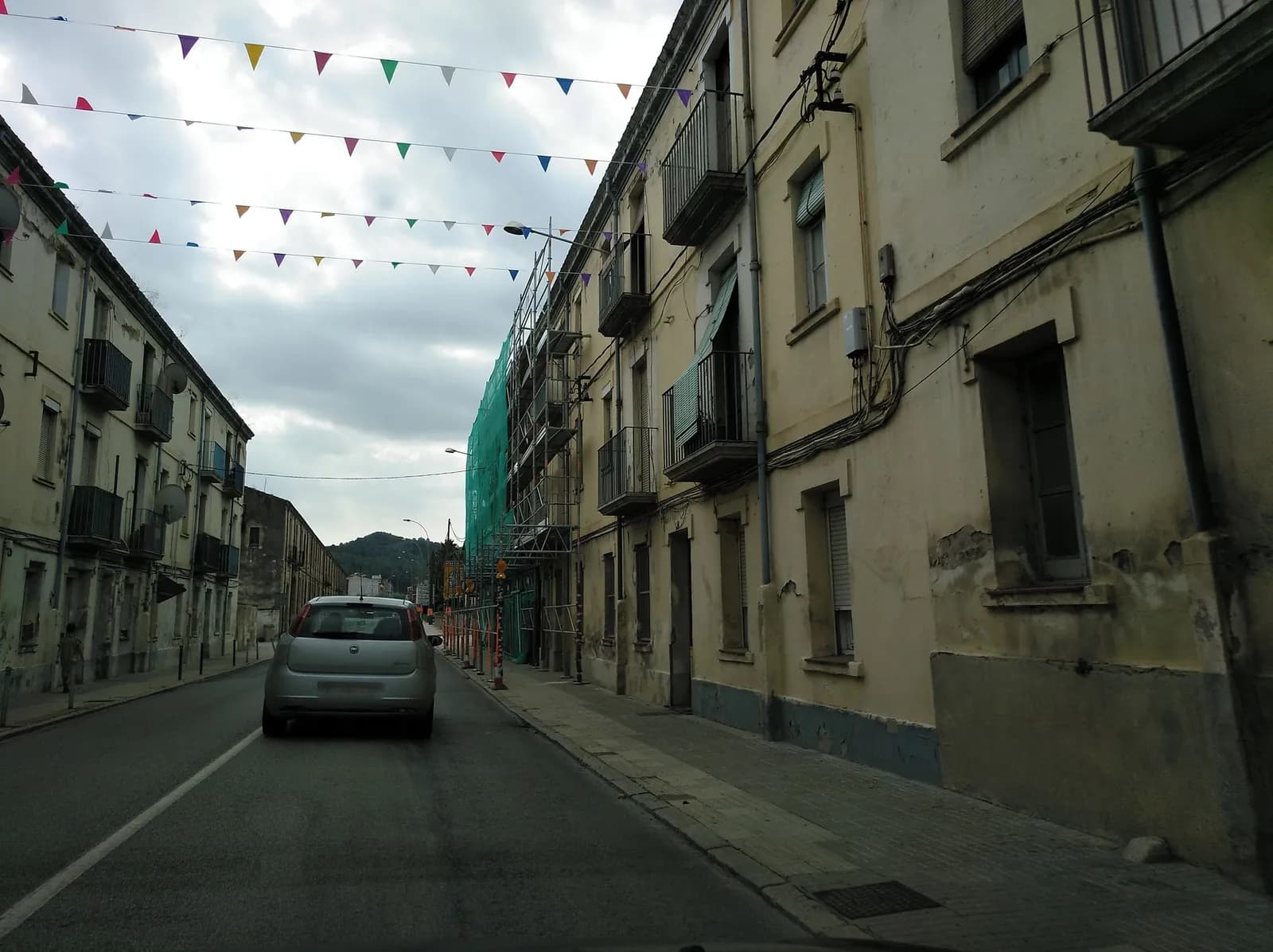Aparcamiento gratuito en Carretera d'Olot a Girona en Anglès (Girona)