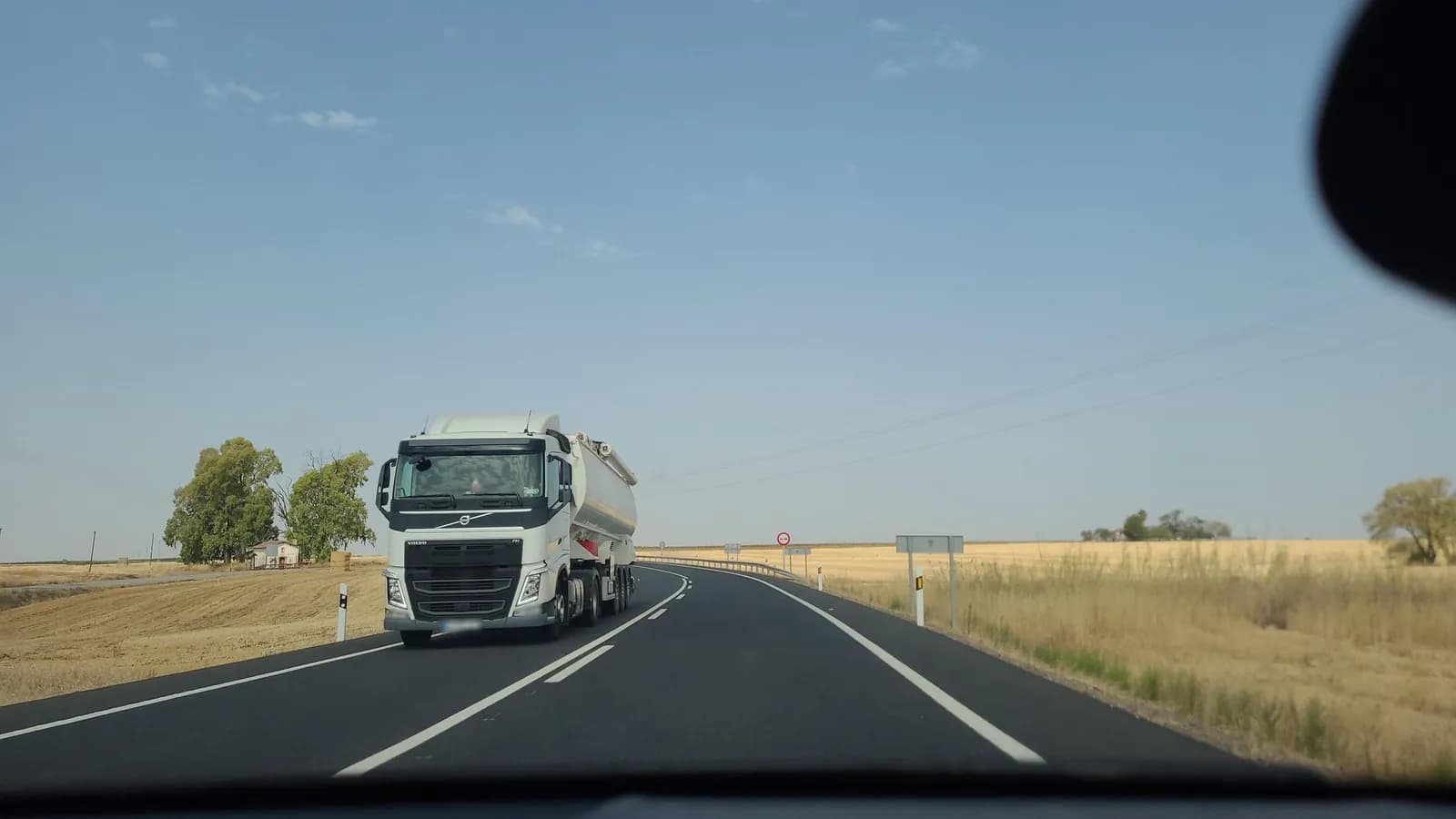 Aparcamiento gratuito en Carretera de Badajoz a Granada en Berlanga (Badajoz)