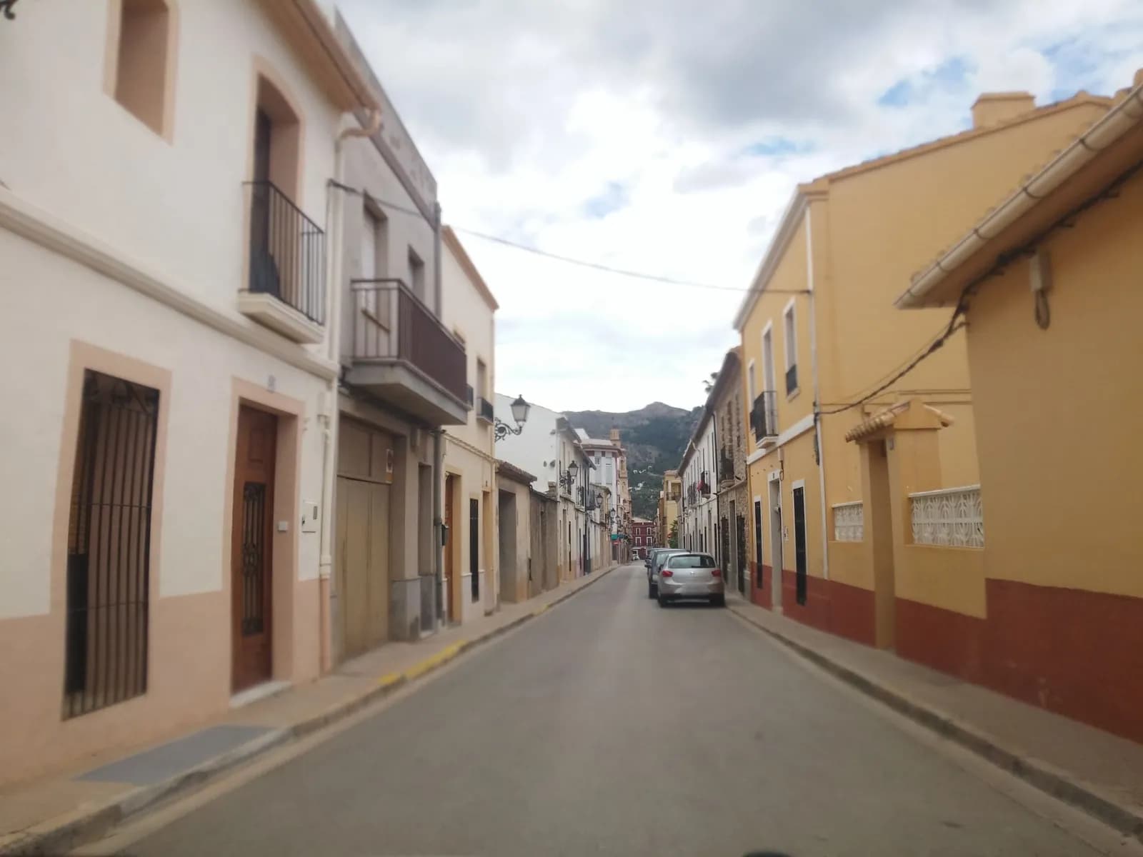 Aparcamiento gratuito en Carretera de Bérnia en Xaló (Alicante)